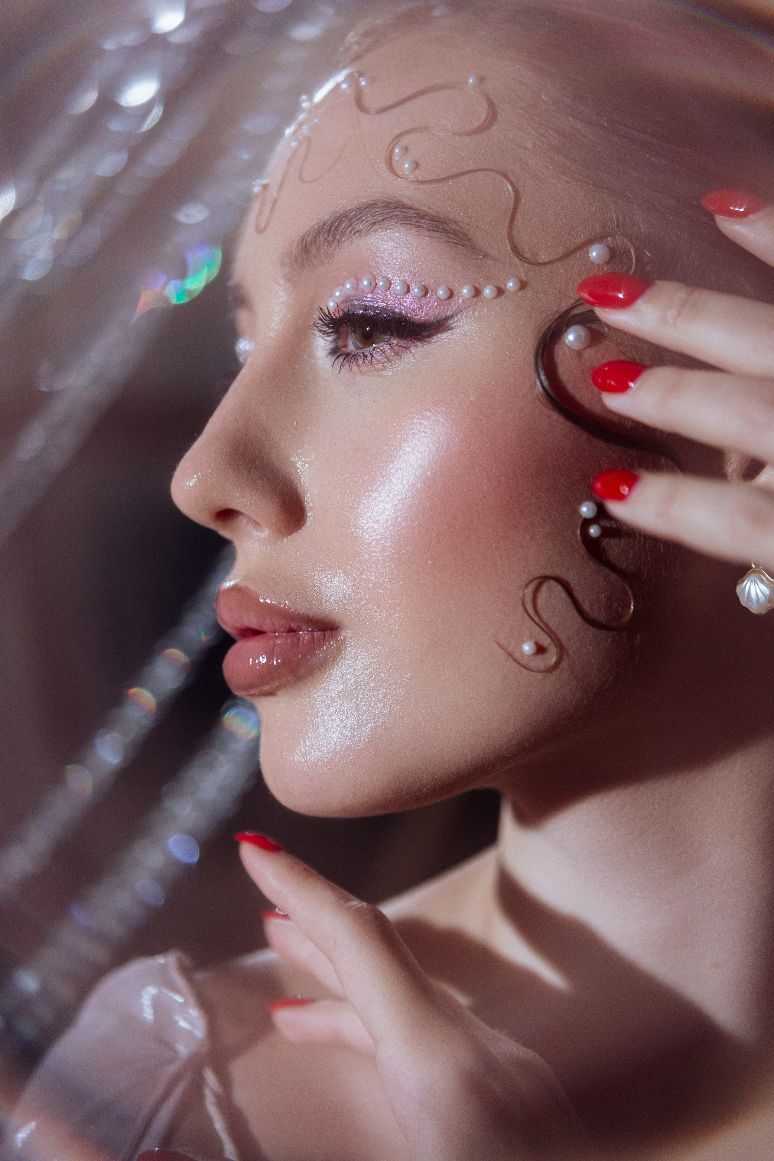 Арт-съёмка с водой и тканями в студии, профессиональный фотограф в Москве