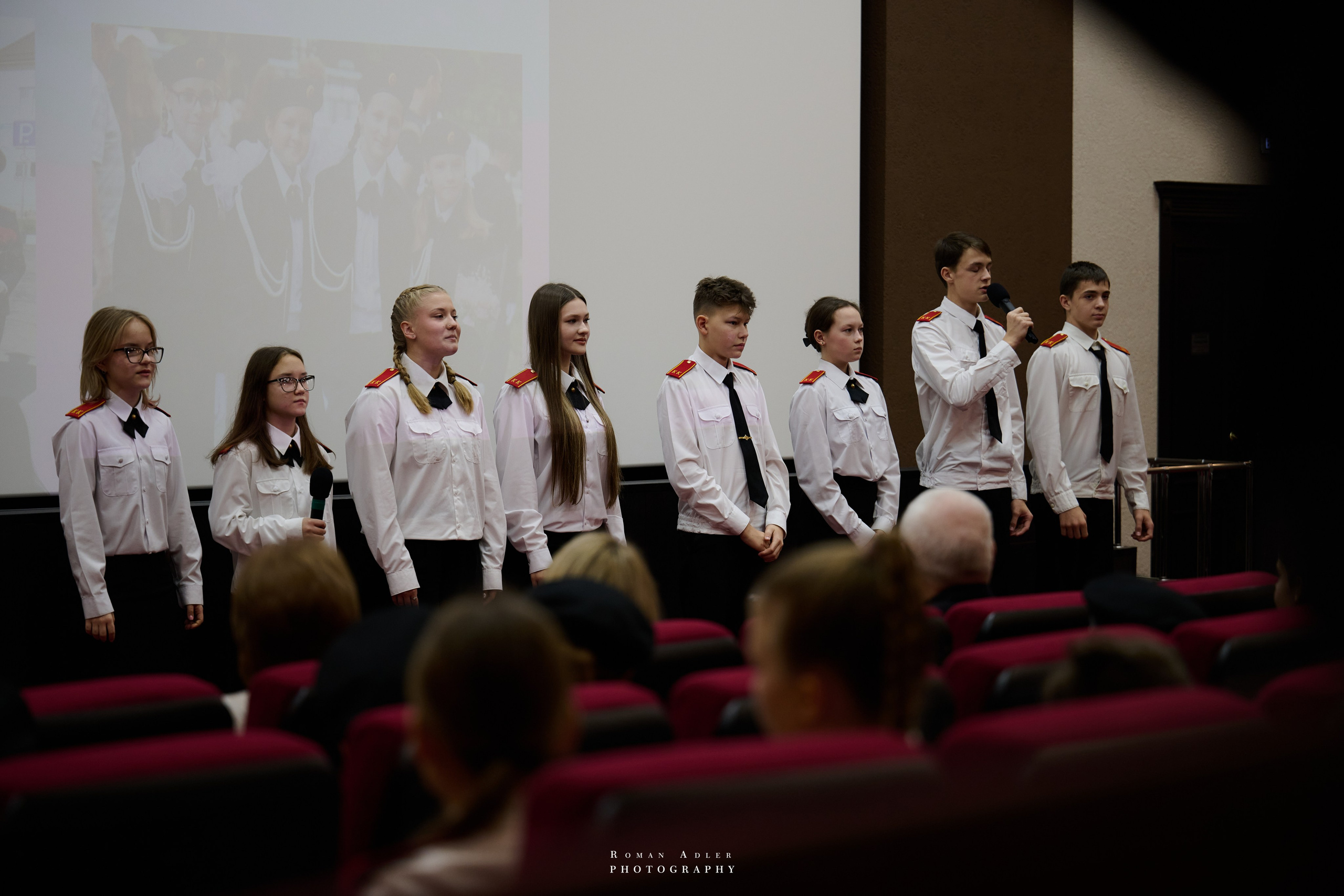 ДК «Победа» выставка фотопроекта «Территории». Фотограф Роман Адлер