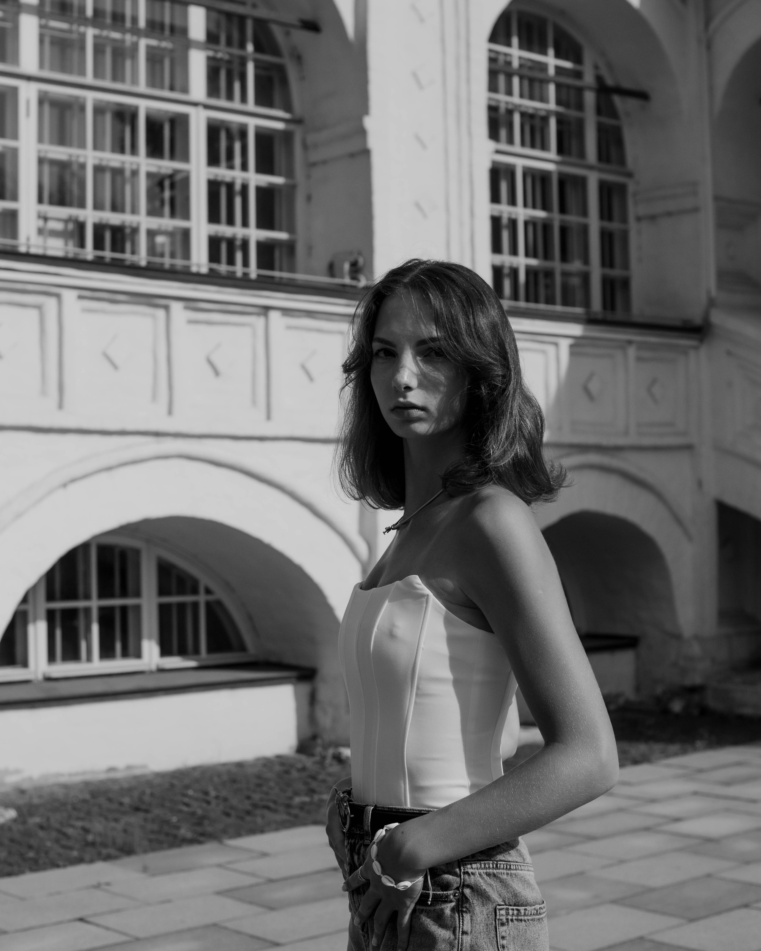 Аня. Женский фотограф. Создатель украшений ручной работы. Модель