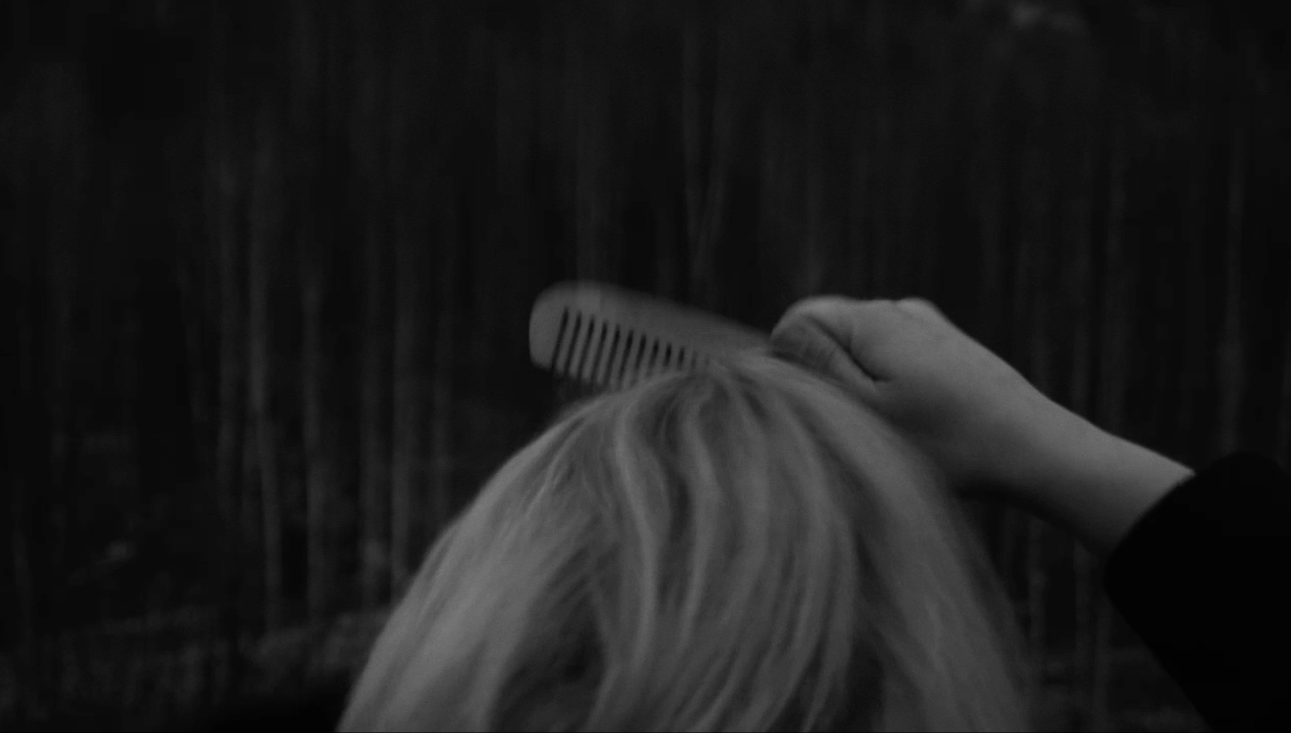 Нежные бабы. Что мне делать, чтобы земля оставалась на месте. Художественная группа «Нежные Бабы»