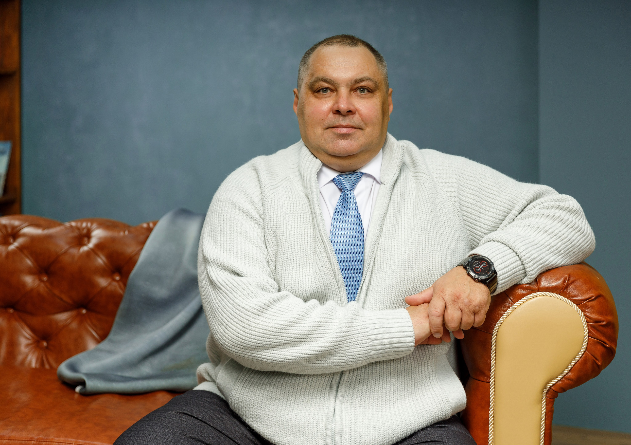 Деловой портрет. Фотограф Анна Телекаева, выпускные альбомы, семейные и репортажные съемки в Омске