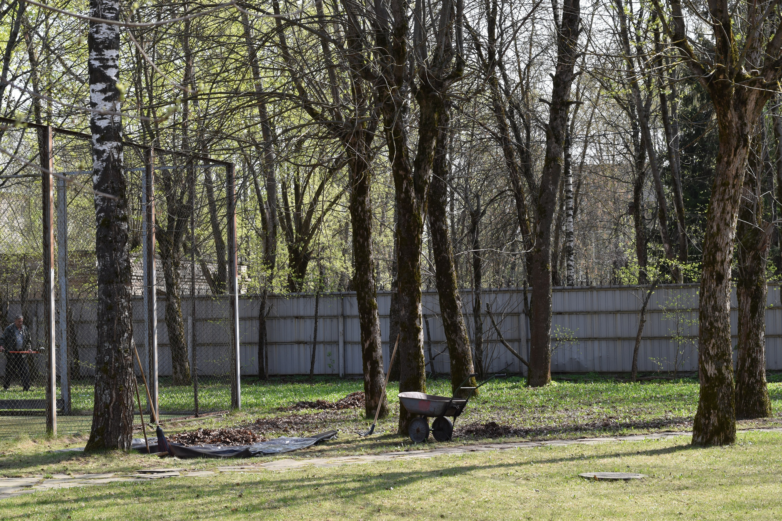 Добрый садовник (в процессе). Микс-медиа художница Надежда Пророкова