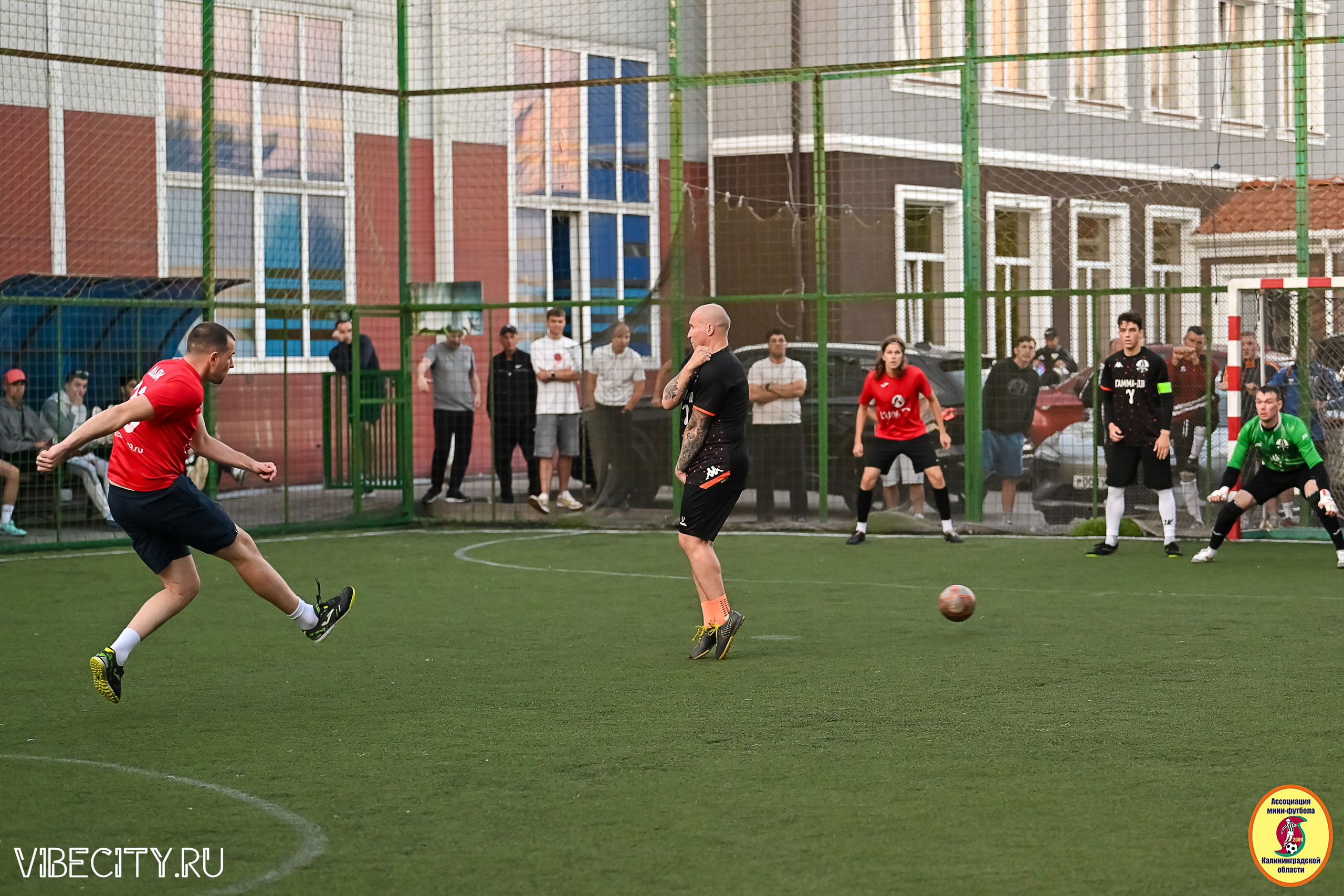 ИГРЫ МИНИ-ФУТБОЛЬНОЙ И КОРПОРАТИВНОЙ ЛИГИ. VIBECITY.RU Вайб Сити Ру Фоторепортажи Фотоотчеты Калининград
