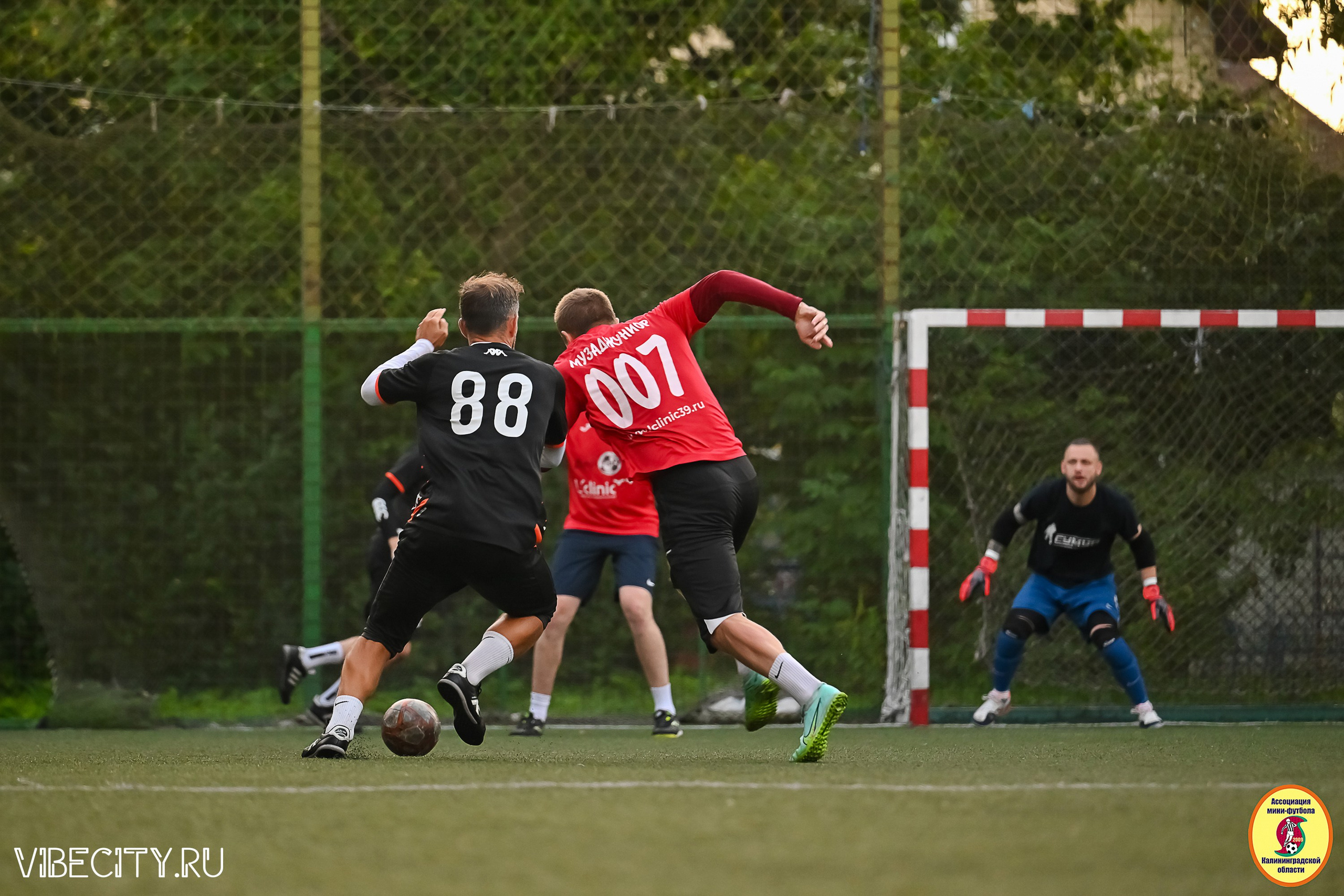 ИГРЫ МИНИ-ФУТБОЛЬНОЙ И КОРПОРАТИВНОЙ ЛИГИ. VIBECITY.RU Вайб Сити Ру Фоторепортажи Фотоотчеты Калининград