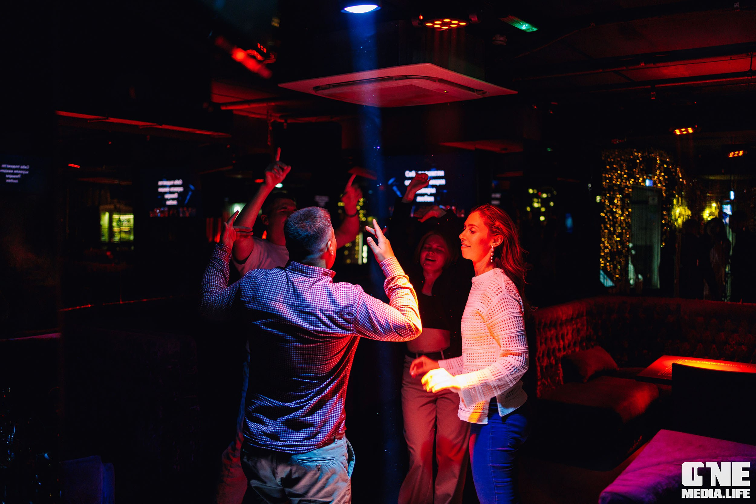 Фоторепортаж из караоке-клуба Эйфория. One Media Life: фоторепортажи, фотоотчеты с мероприятий и заведений