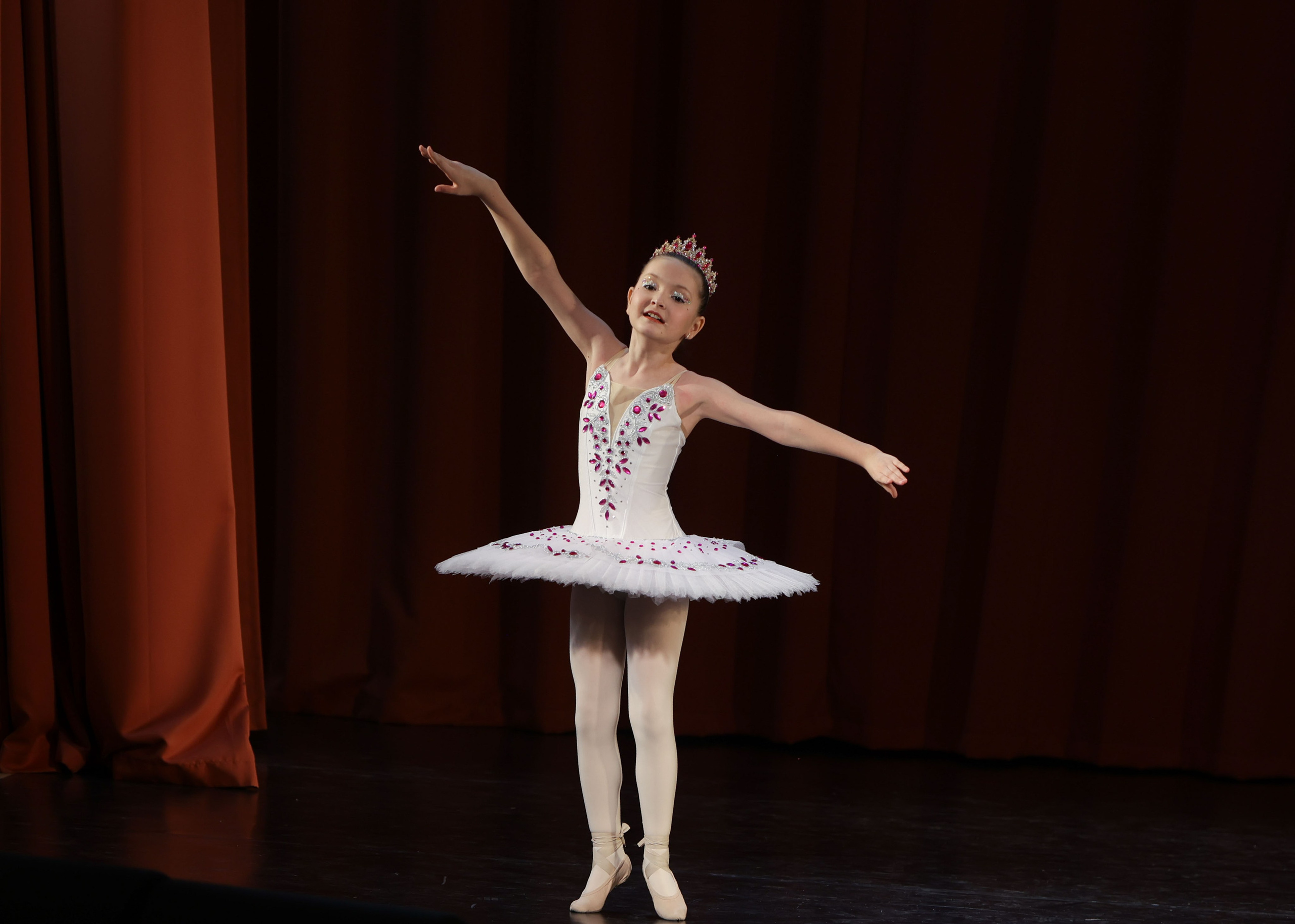 Фестиваль хореографического искусства «КУБОК ЛЕГЕНДЫ — 2025». Выпускные альбомы и школьный фотограф в Подольске, Троицке, Щербинке, Москве и Московской области