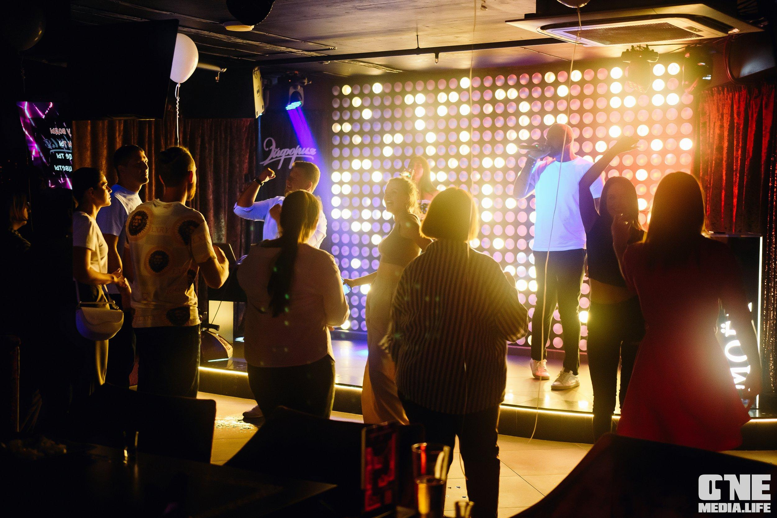 Фоторепортаж из караоке-клуба Эйфория. One Media Life: фоторепортажи, фотоотчеты с мероприятий и заведений