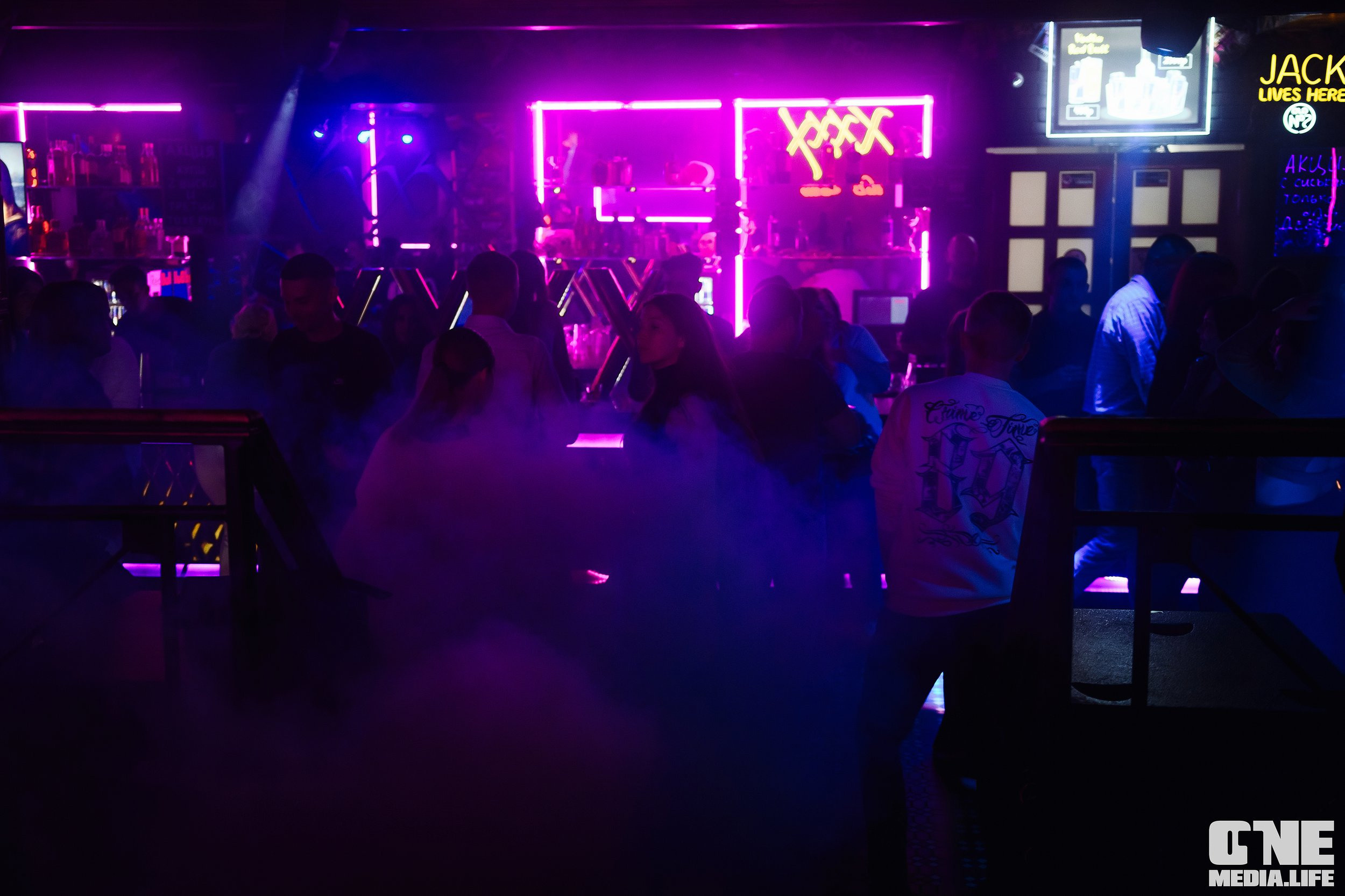 Фоторепортаж из экстрим бара XXXX. One Media Life: фоторепортажи, фотоотчеты с мероприятий и заведений