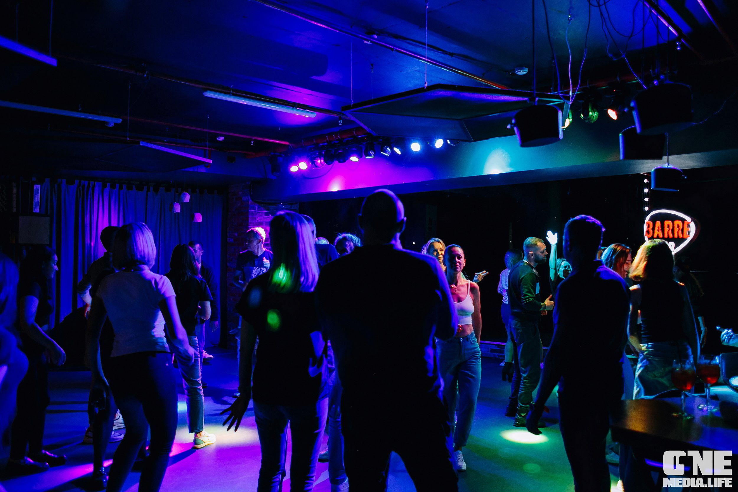 Фоторепортаж из бара Барре. One Media Life: фоторепортажи, фотоотчеты с мероприятий и заведений
