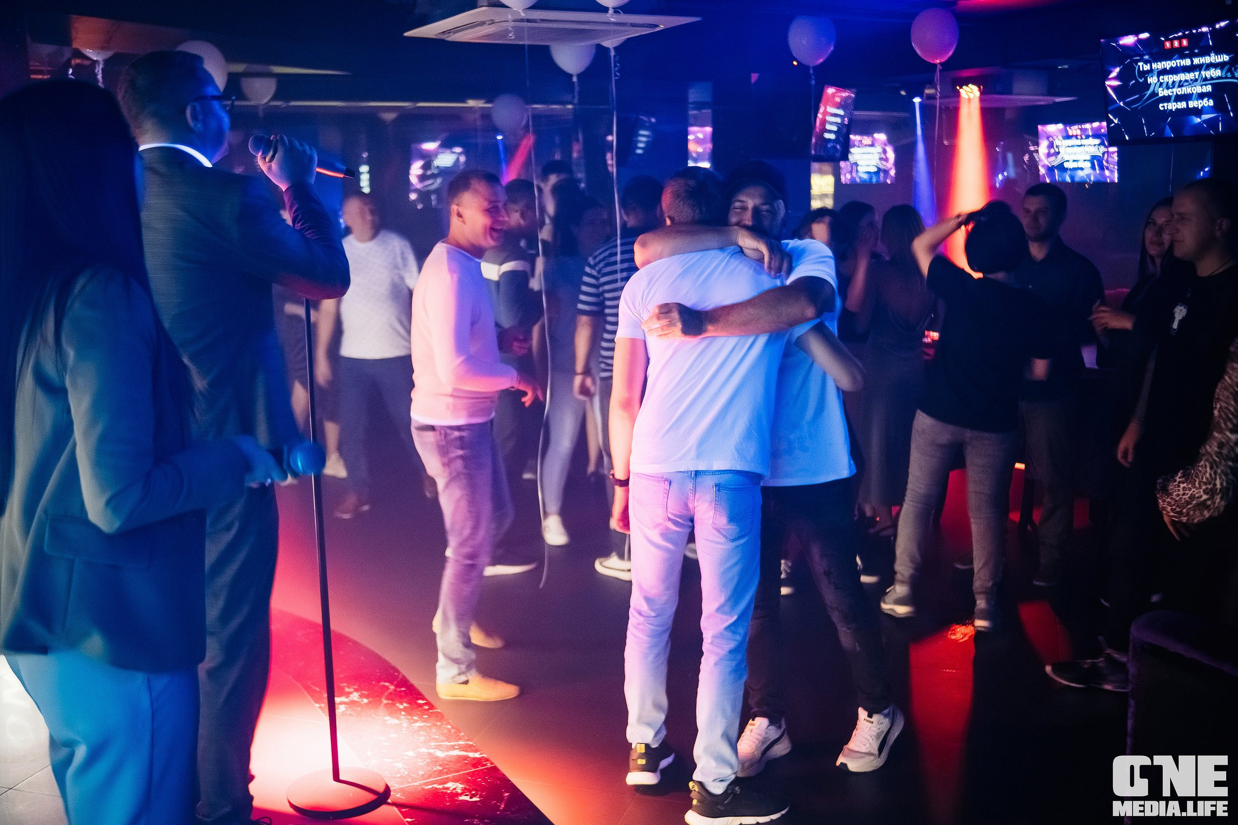 Фоторепортаж из караоке-клуба Эйфория. One Media Life: фоторепортажи, фотоотчеты с мероприятий и заведений