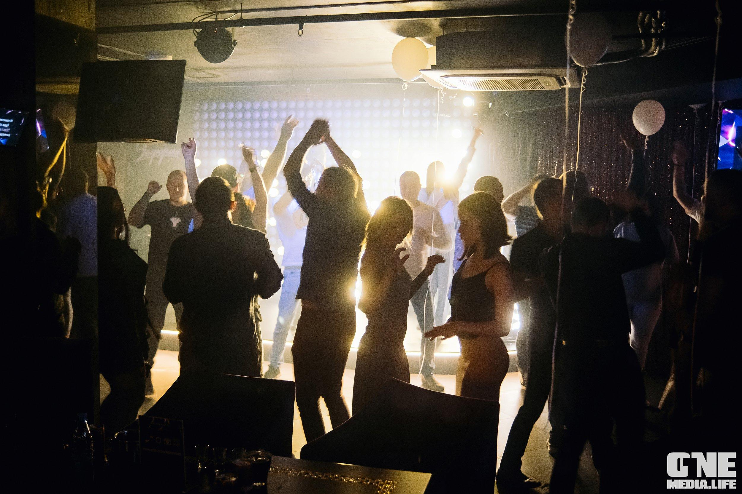 Фоторепортаж из караоке-клуба Эйфория. One Media Life: фоторепортажи, фотоотчеты с мероприятий и заведений