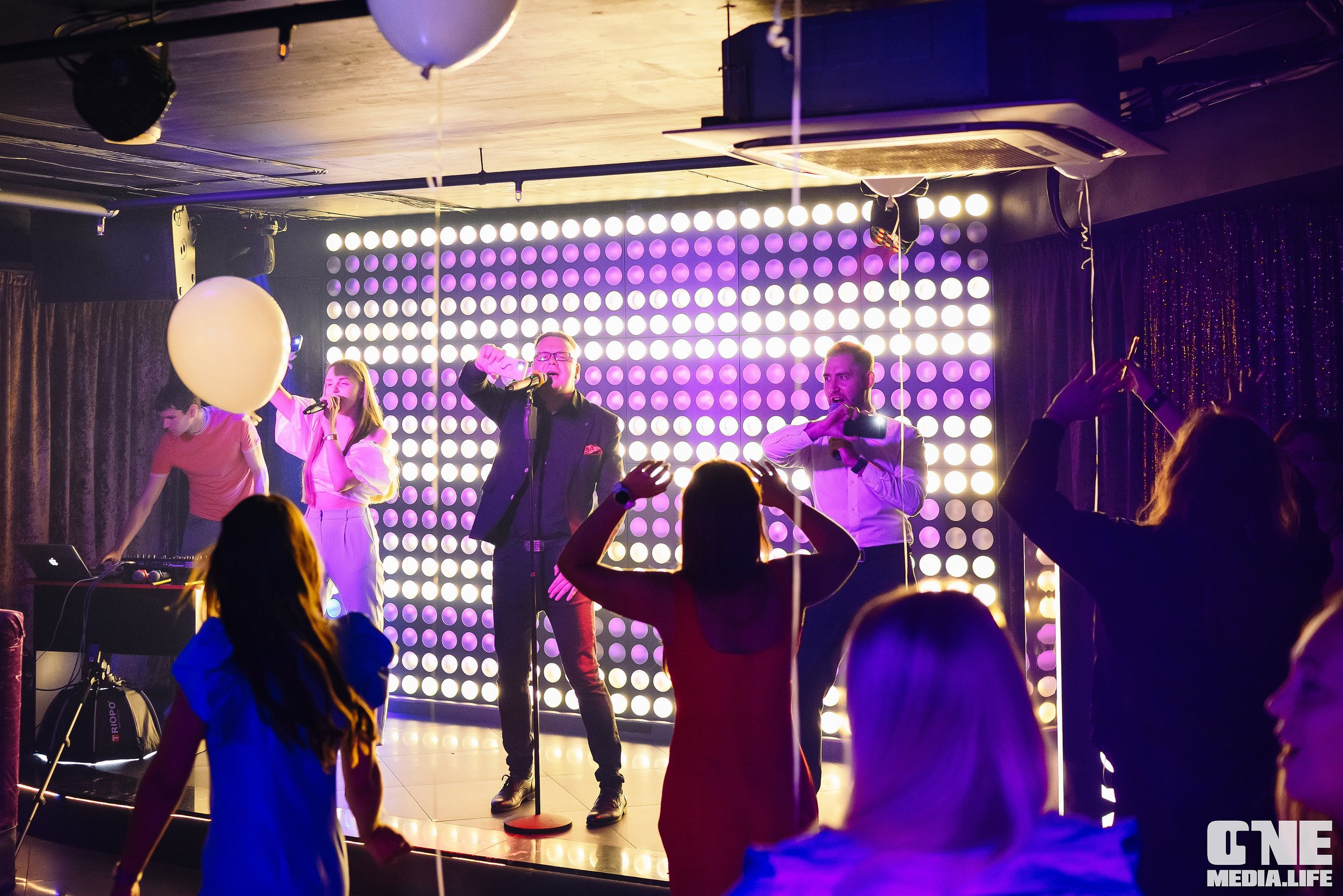 Фоторепортаж из караоке-клуба Эйфория. One Media Life: фоторепортажи, фотоотчеты с мероприятий и заведений
