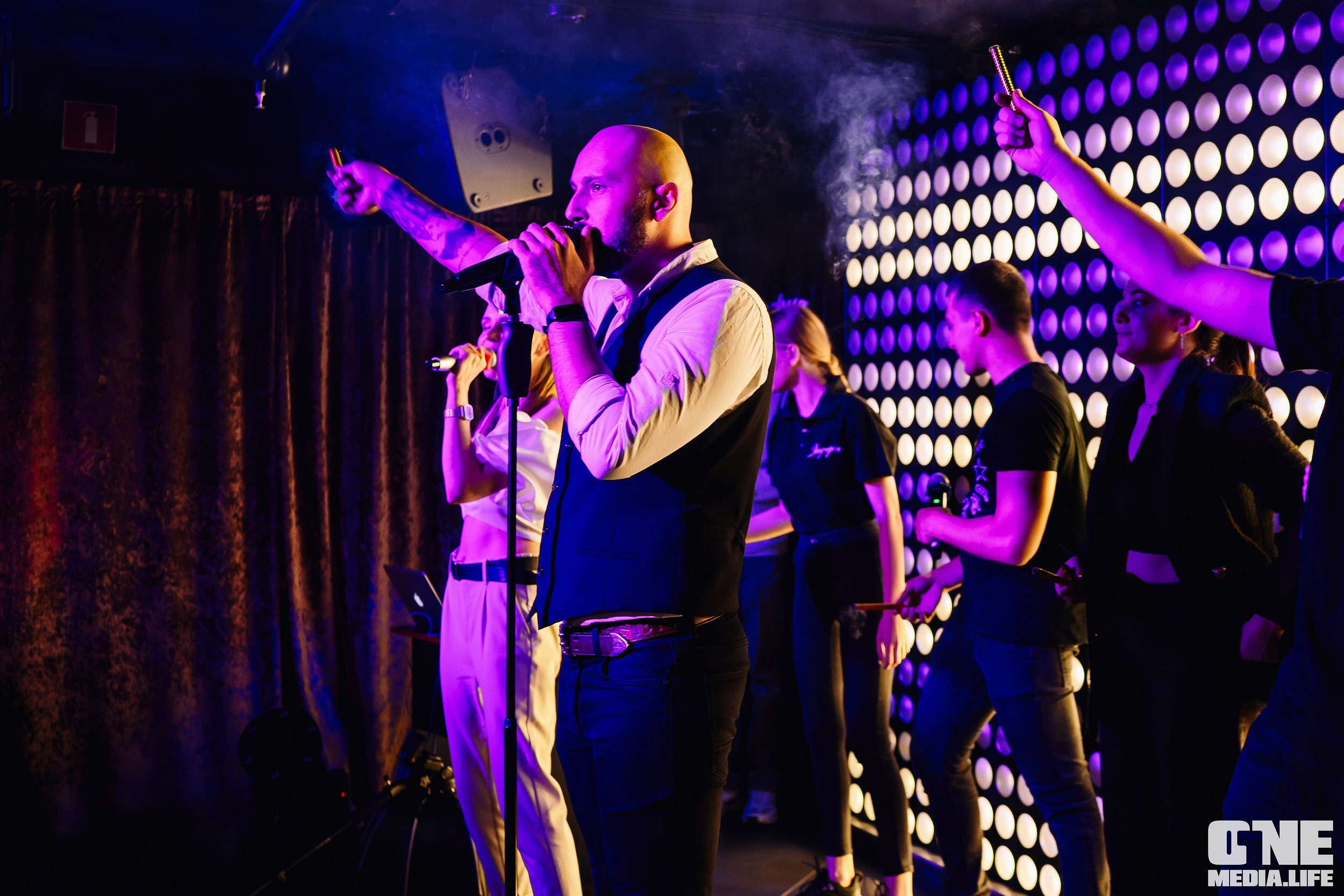 Фоторепортаж из караоке-клуба Эйфория. One Media Life: фоторепортажи, фотоотчеты с мероприятий и заведений