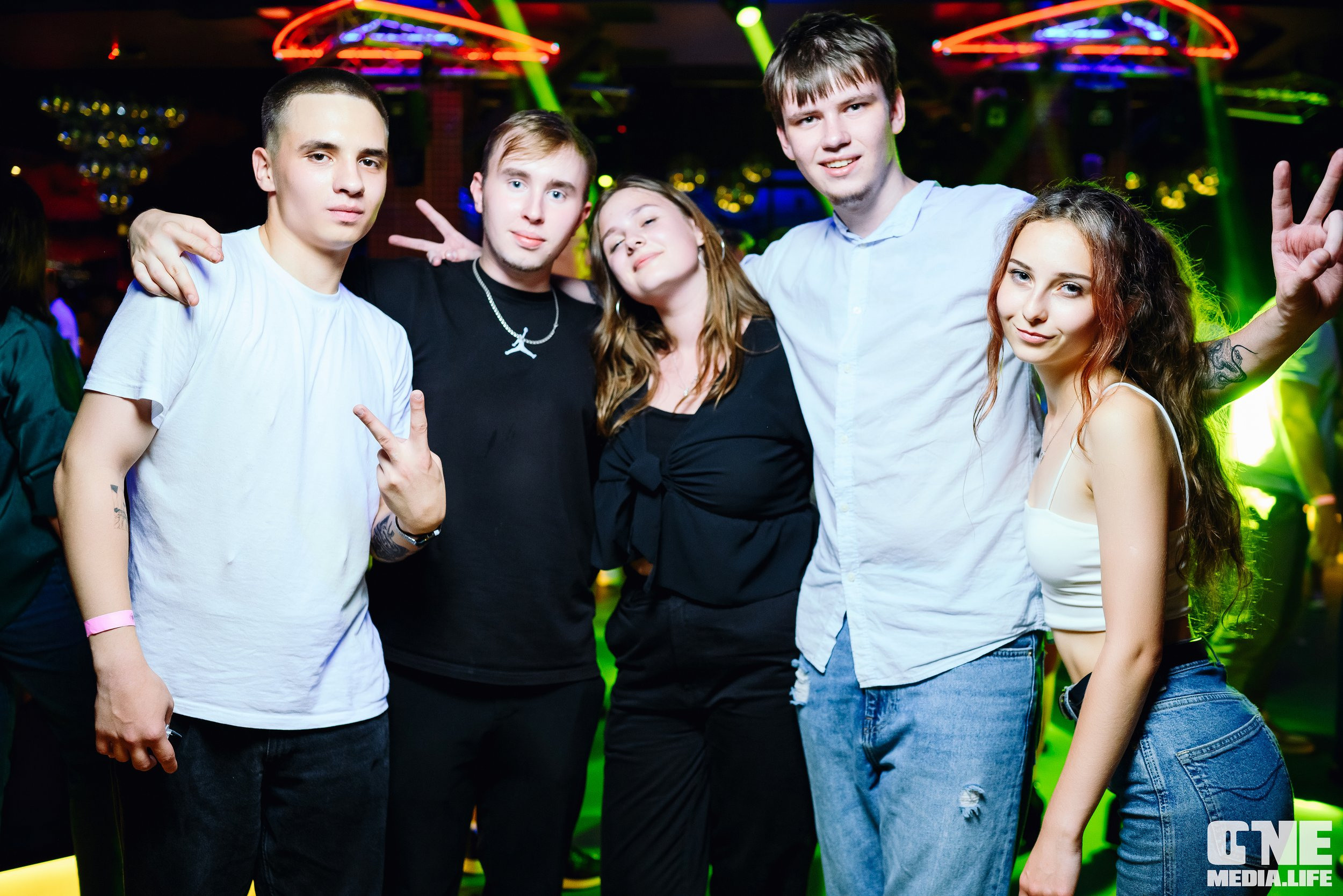 Фоторепортаж из Планеты. One Media Life: фоторепортажи, фотоотчеты с мероприятий и заведений