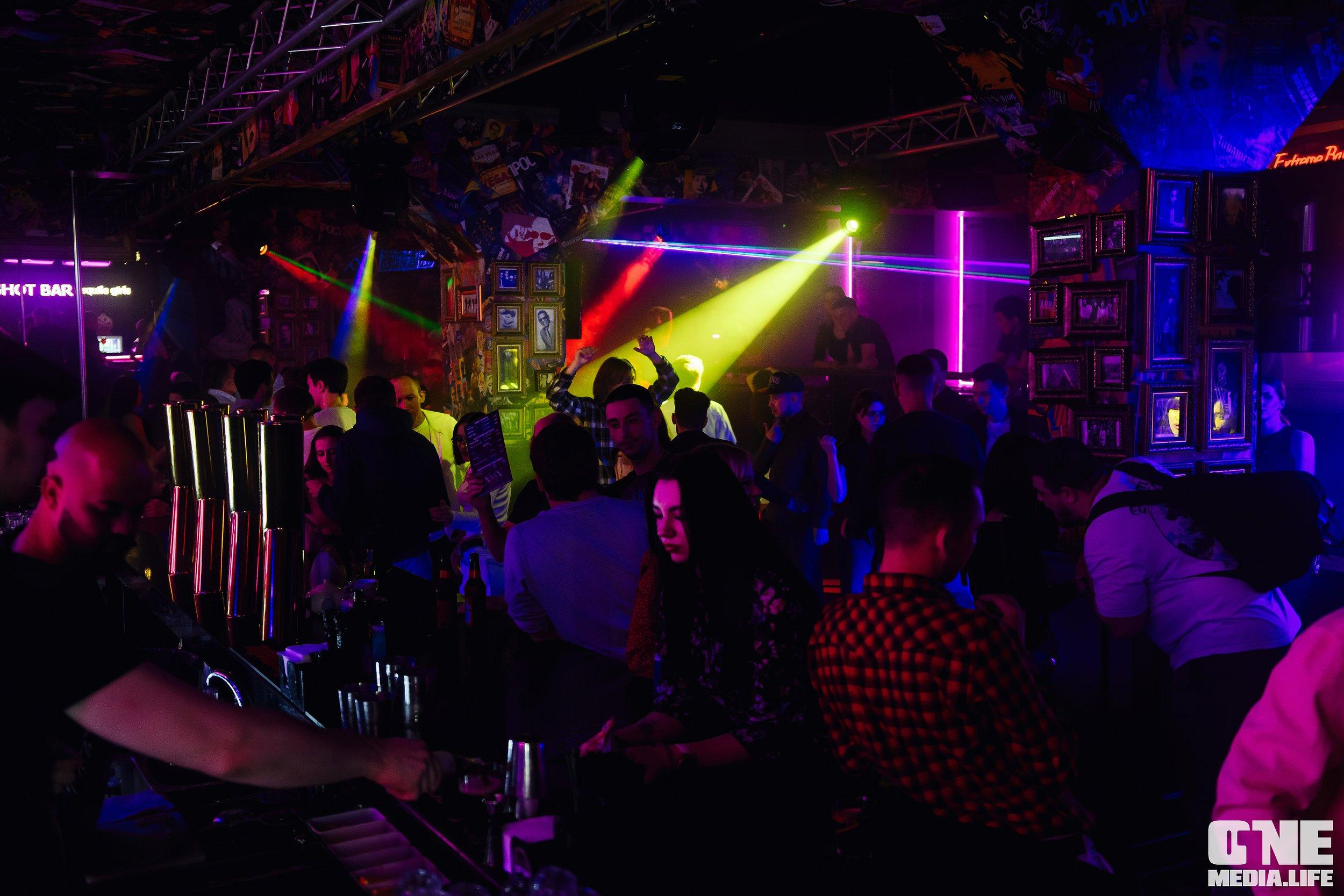 Фоторепортаж из экстрим бара XXXX. One Media Life: фоторепортажи, фотоотчеты с мероприятий и заведений