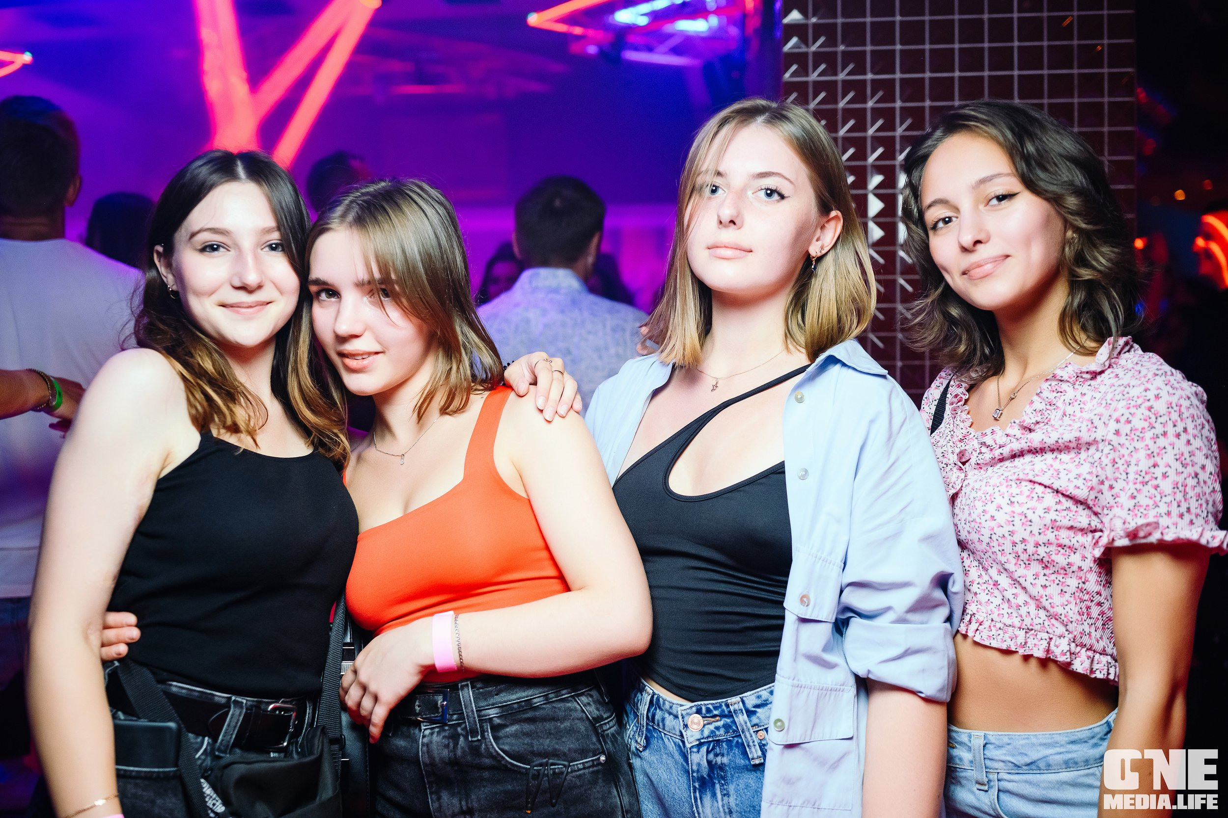 Фоторепортаж из Планеты. One Media Life: фоторепортажи, фотоотчеты с мероприятий и заведений