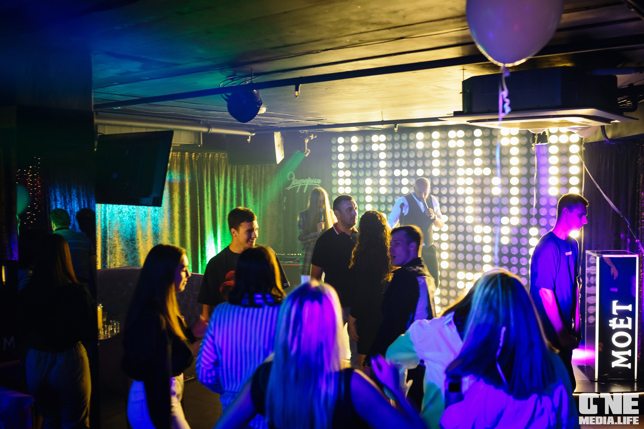 Фоторепортаж из караоке-клуба Эйфория. One Media Life: фоторепортажи, фотоотчеты с мероприятий и заведений