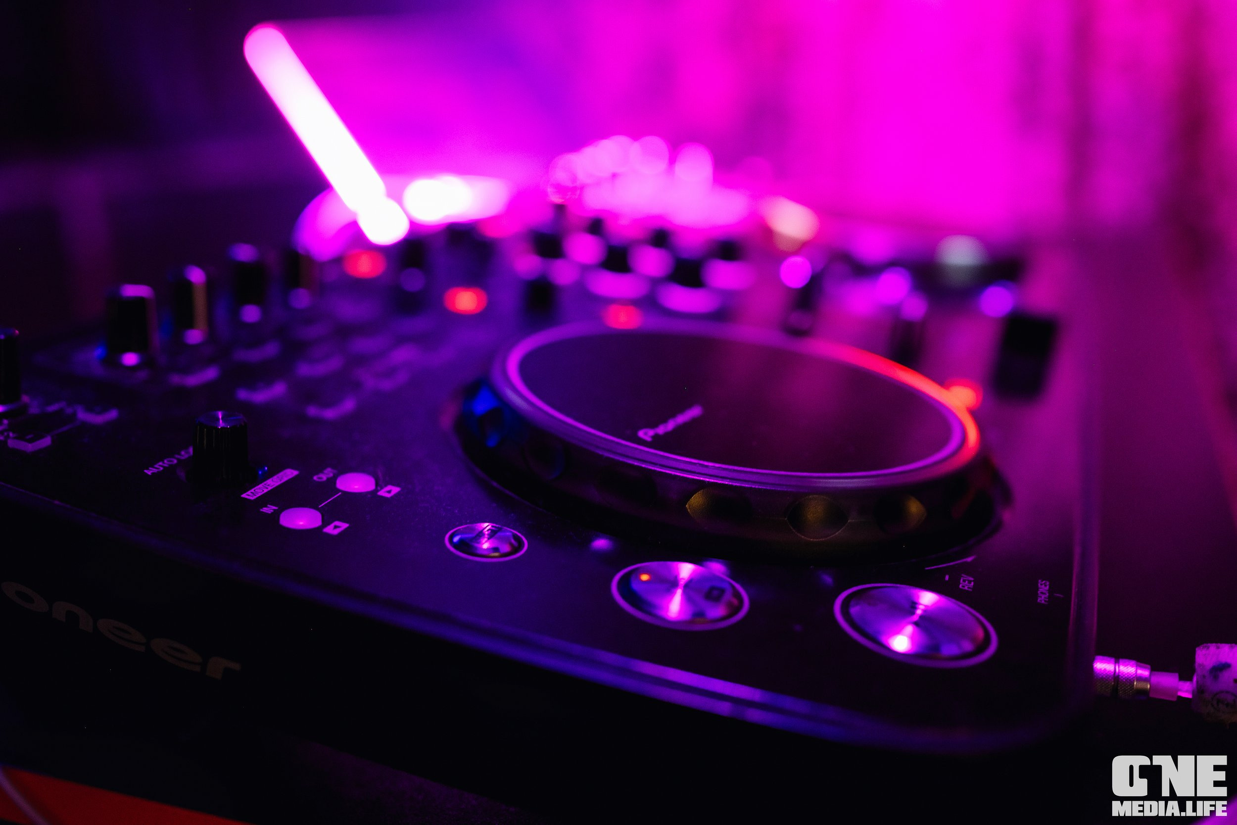 Фоторепортаж из караоке-клуба Эйфория. One Media Life: фоторепортажи, фотоотчеты с мероприятий и заведений