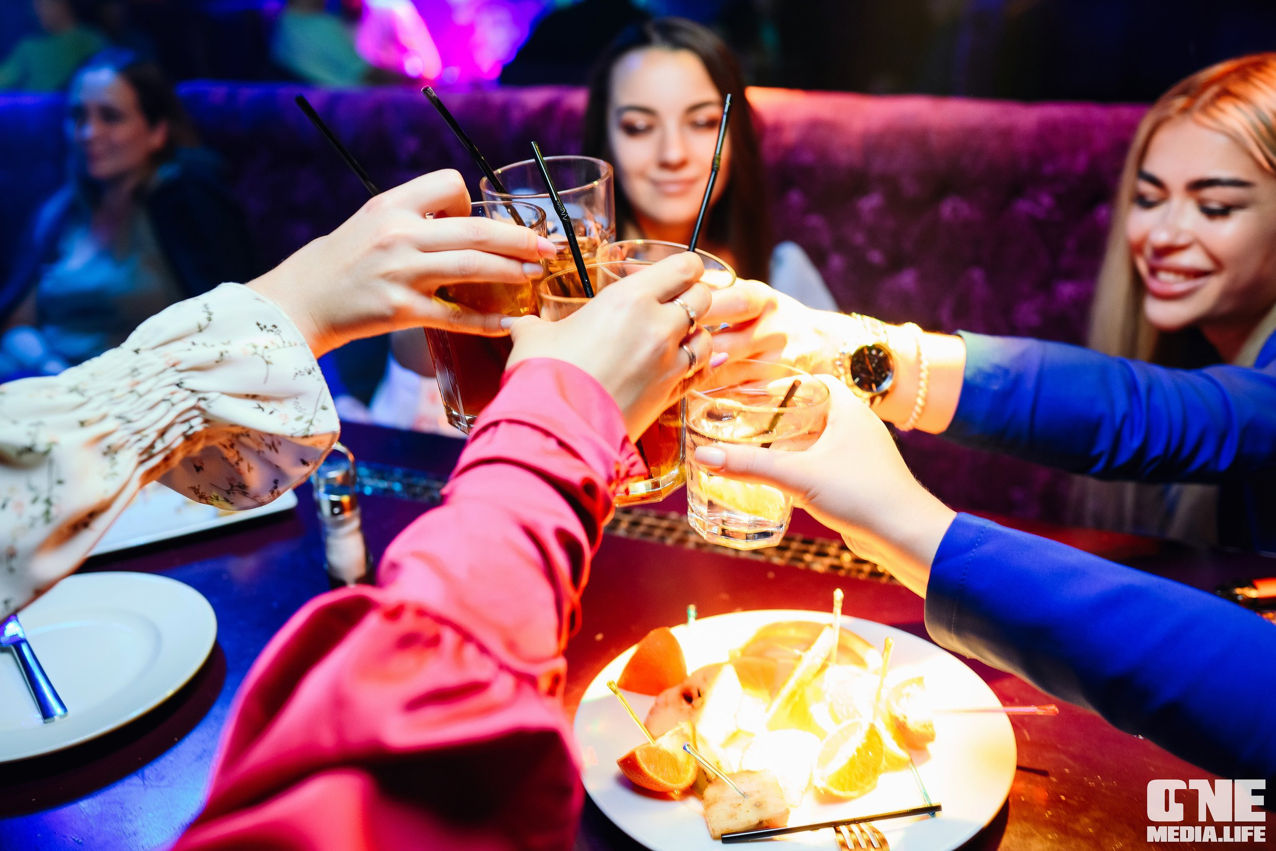 Фоторепортаж из караоке-клуба Эйфория. One Media Life: фоторепортажи, фотоотчеты с мероприятий и заведений