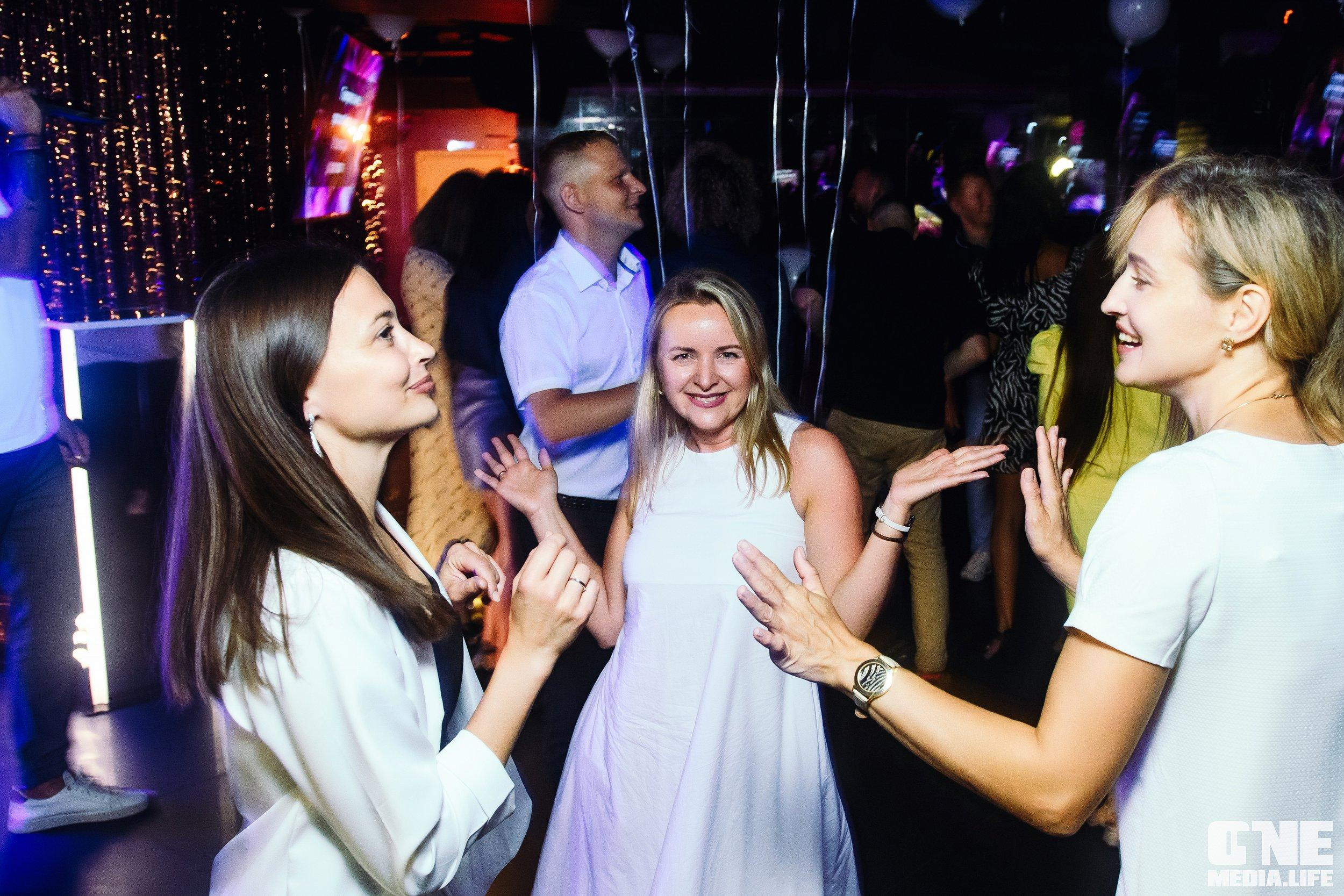 Фоторепортаж из караоке-клуба Эйфория. One Media Life: фоторепортажи, фотоотчеты с мероприятий и заведений