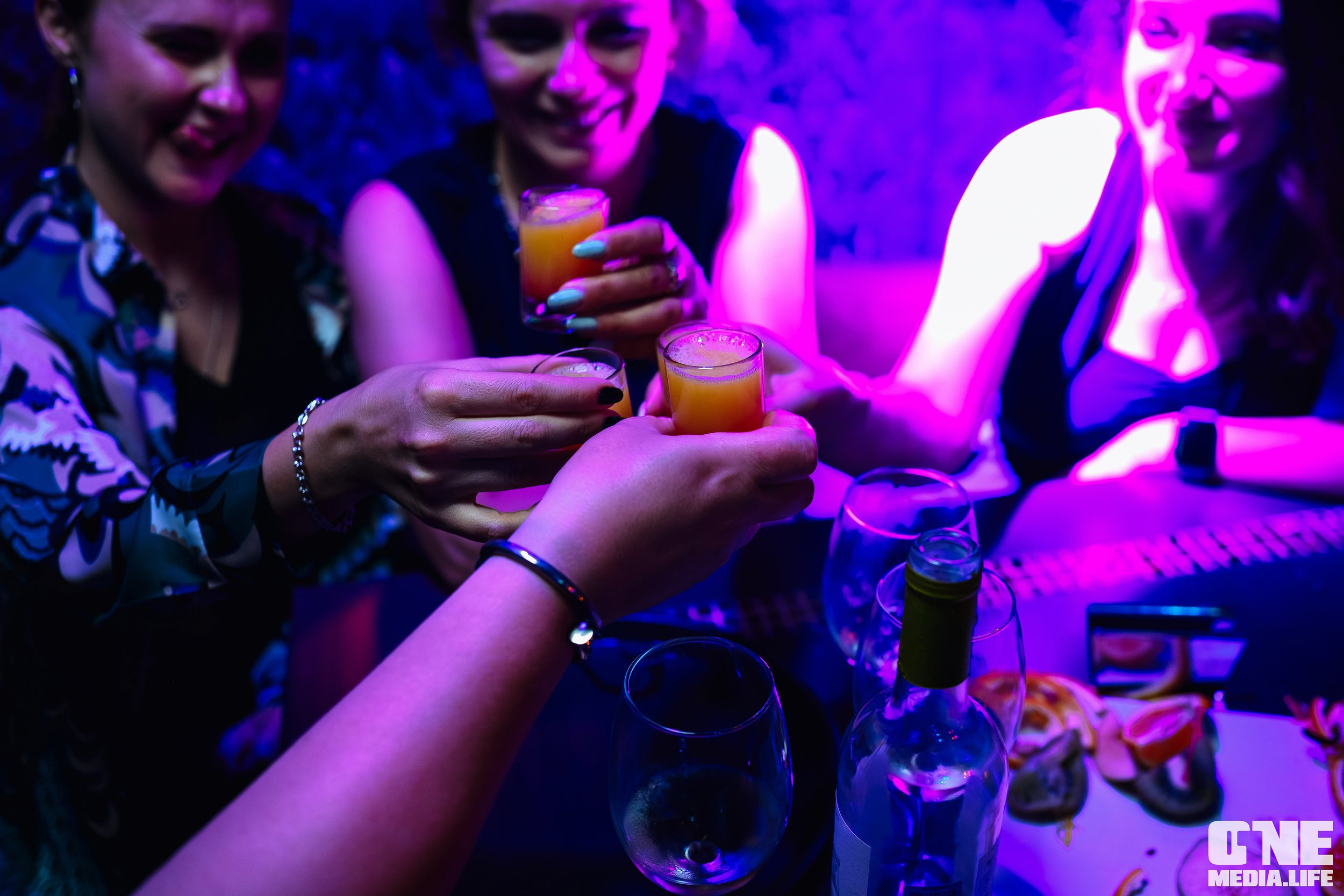 Фоторепортаж из караоке-клуба Эйфория. One Media Life: фоторепортажи, фотоотчеты с мероприятий и заведений