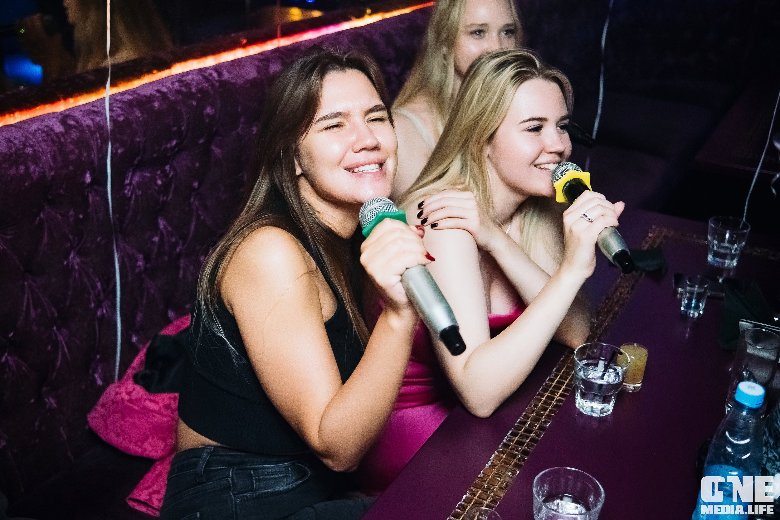 Фоторепортаж из караоке-клуба Эйфория. One Media Life: фоторепортажи, фотоотчеты с мероприятий и заведений