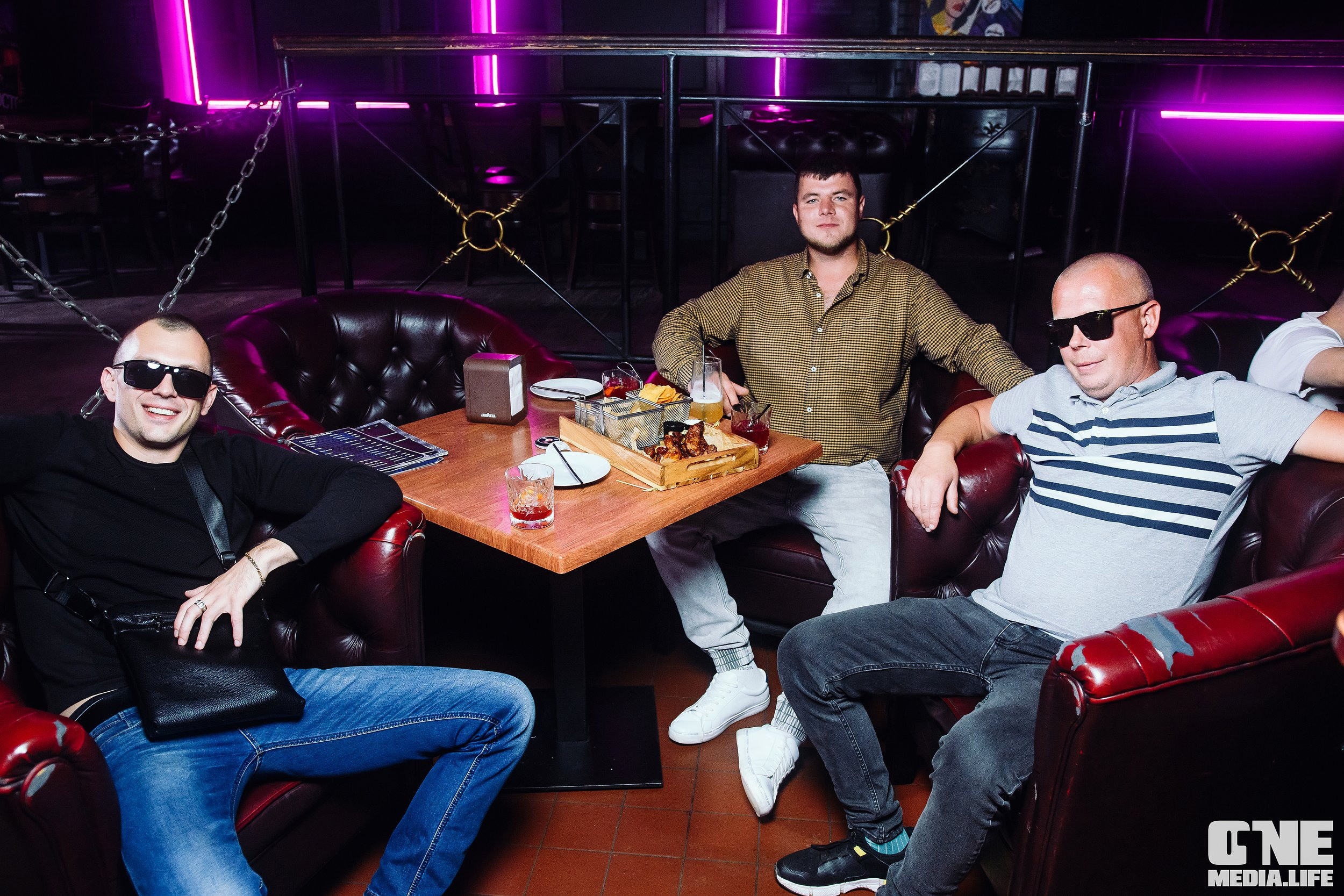 Фоторепортаж из экстрим бара XXXX. One Media Life: фоторепортажи, фотоотчеты с мероприятий и заведений