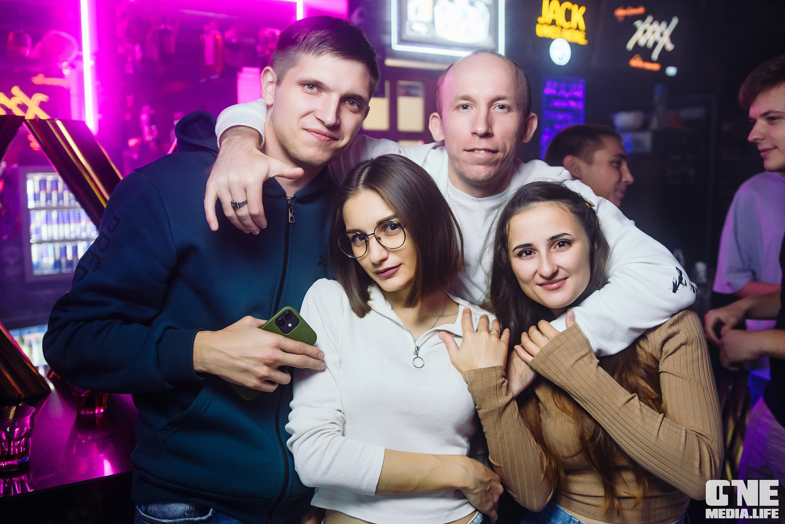 Фоторепортаж из экстрим бара XXXX. One Media Life: фоторепортажи, фотоотчеты с мероприятий и заведений