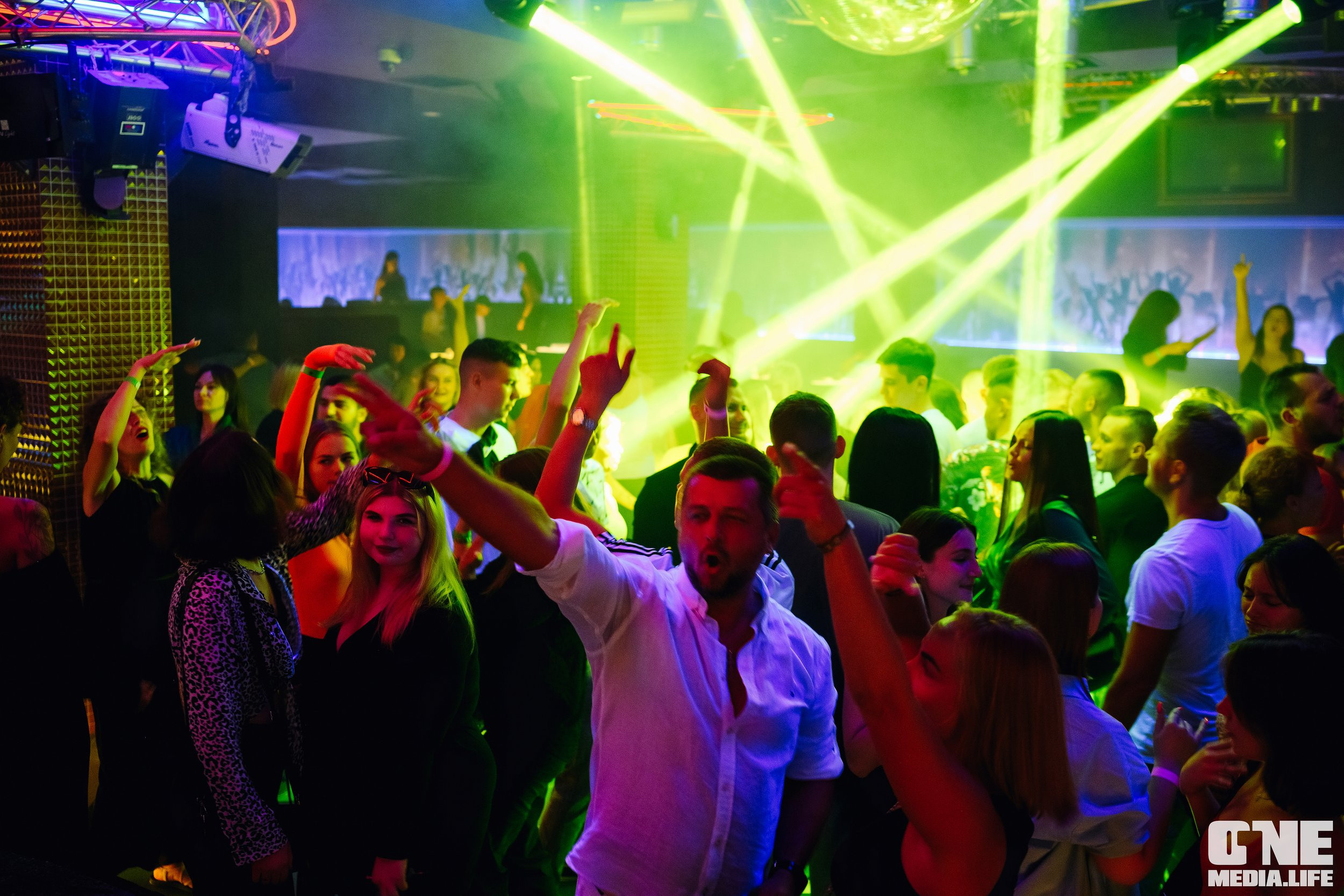 Фоторепортаж из Планеты. One Media Life: фоторепортажи, фотоотчеты с мероприятий и заведений