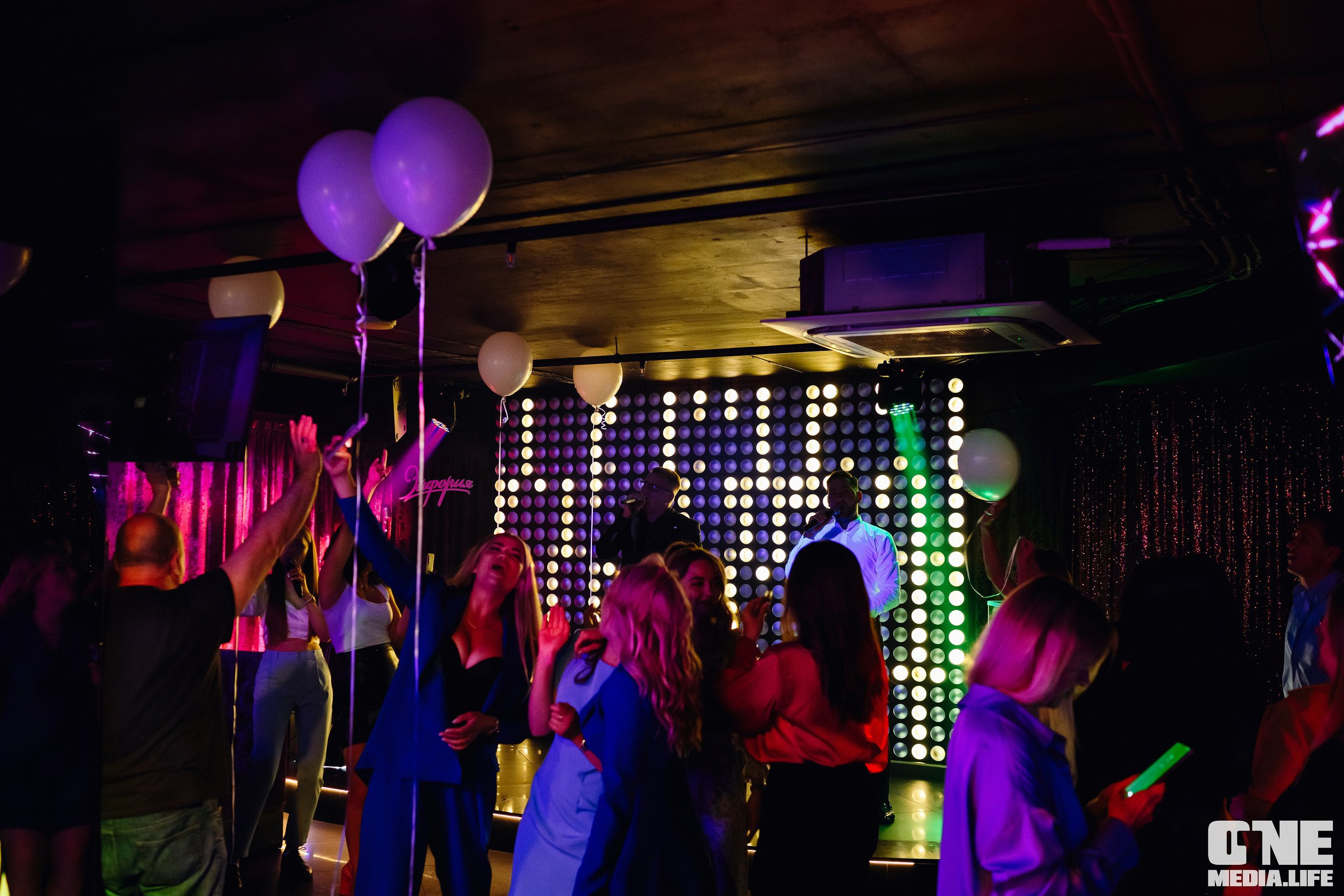Фоторепортаж из караоке-клуба Эйфория. One Media Life: фоторепортажи, фотоотчеты с мероприятий и заведений