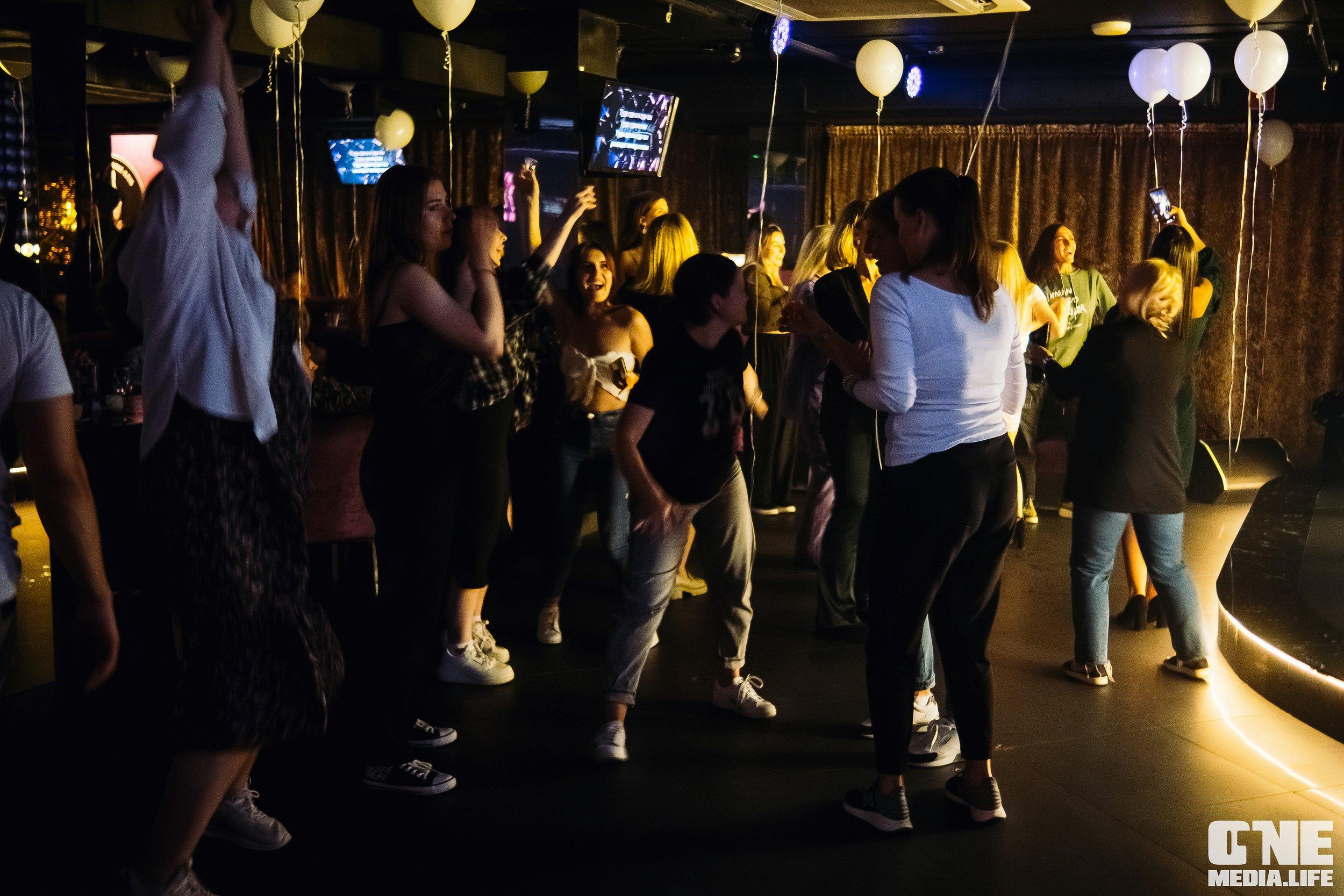 Фоторепортаж из караоке-клуба Эйфория. One Media Life: фоторепортажи, фотоотчеты с мероприятий и заведений