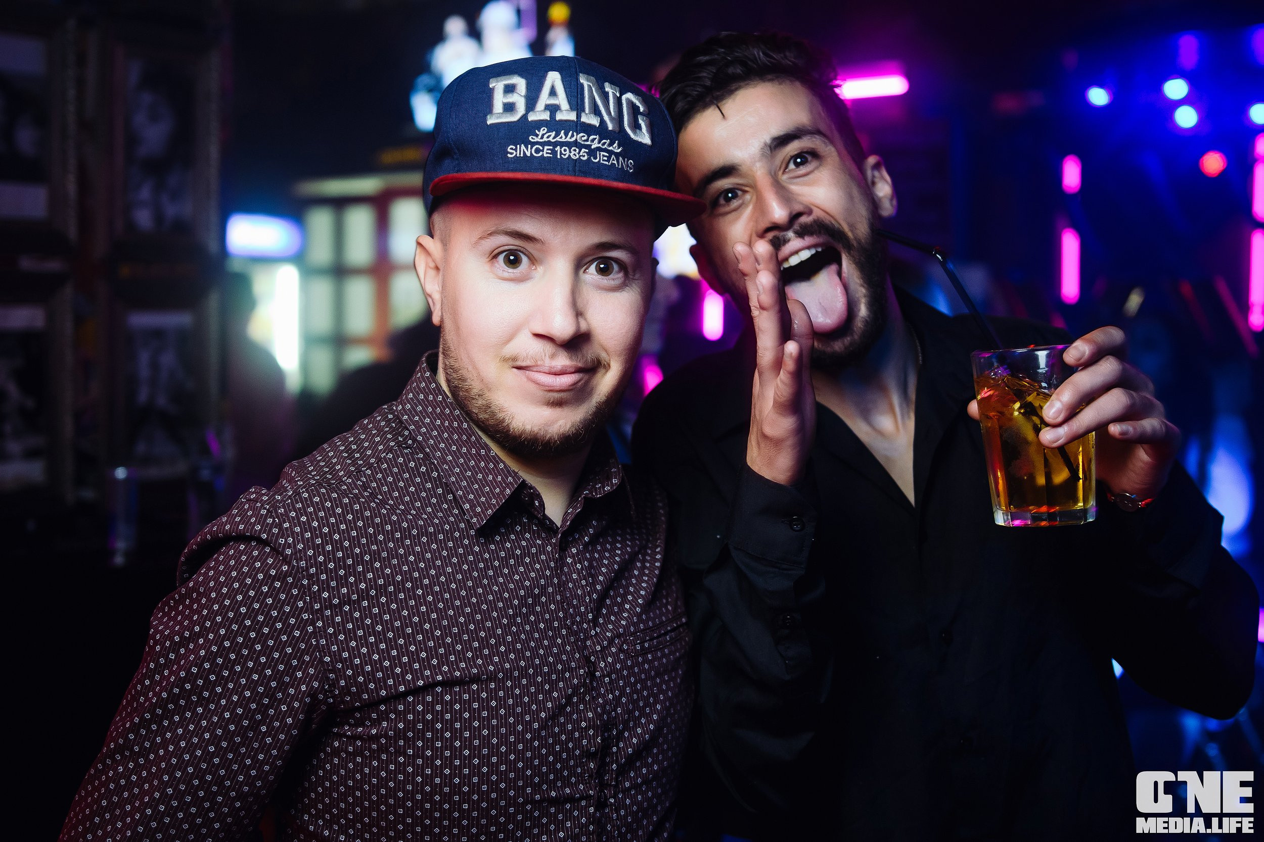 Фоторепортаж из экстрим бара XXXX. One Media Life: фоторепортажи, фотоотчеты с мероприятий и заведений