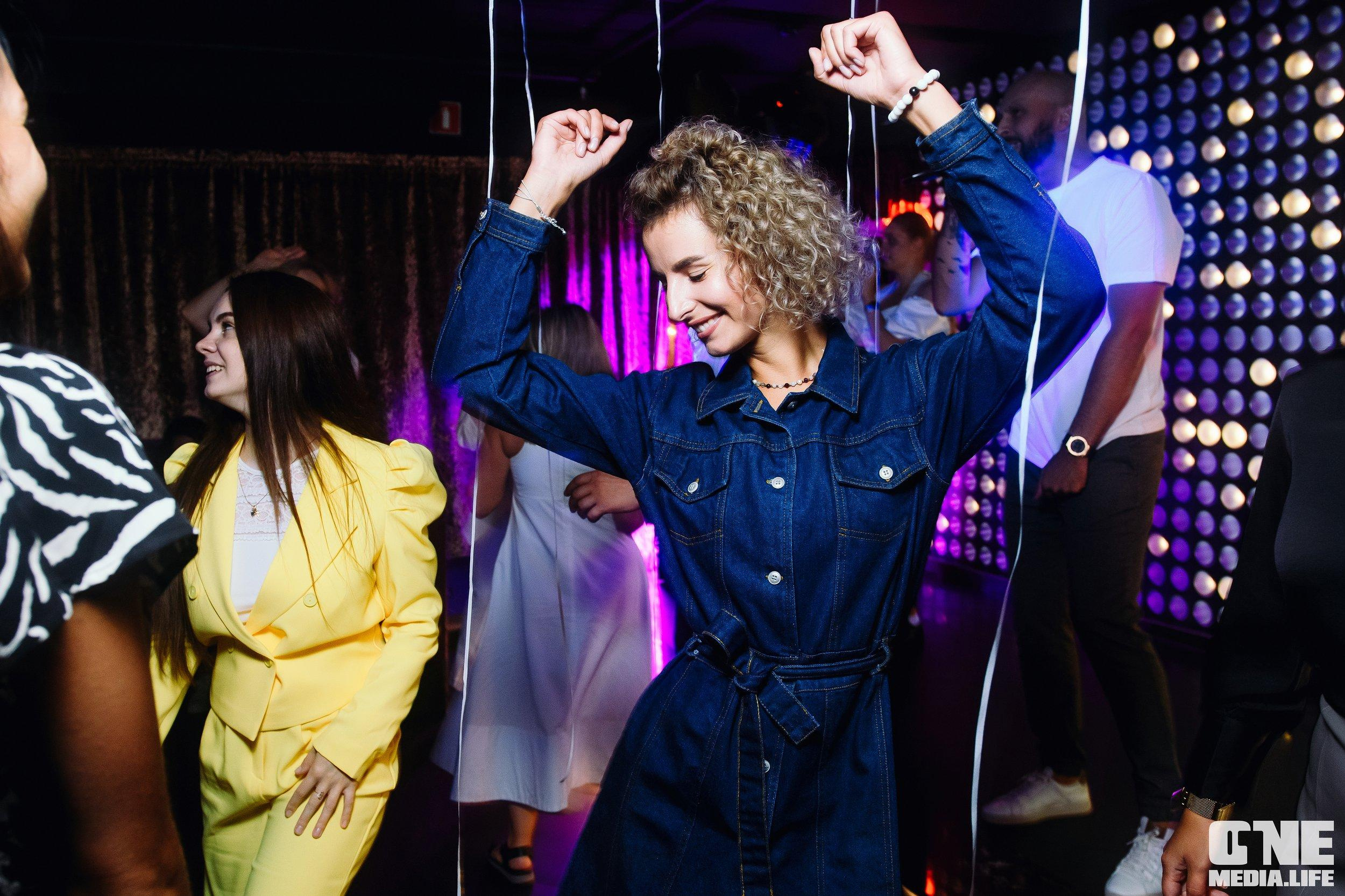 Фоторепортаж из караоке-клуба Эйфория. One Media Life: фоторепортажи, фотоотчеты с мероприятий и заведений