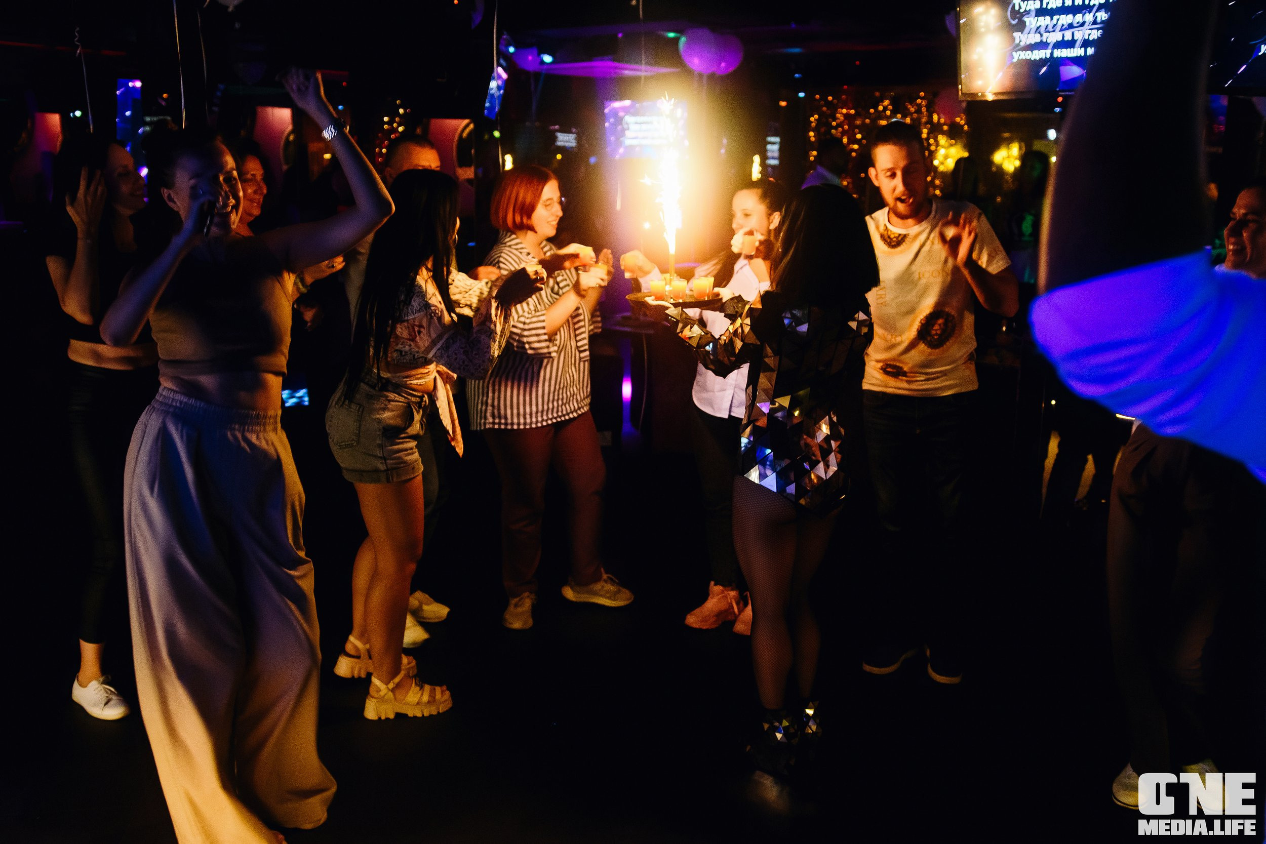 Фоторепортаж из караоке-клуба Эйфория. One Media Life: фоторепортажи, фотоотчеты с мероприятий и заведений