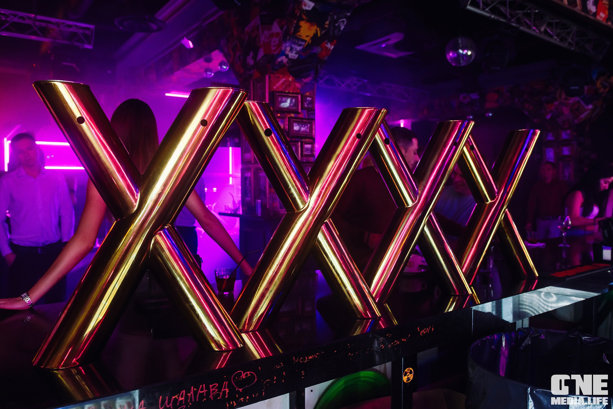 Фоторепортаж из экстрим бара XXXX. One Media Life: фоторепортажи, фотоотчеты с мероприятий и заведений
