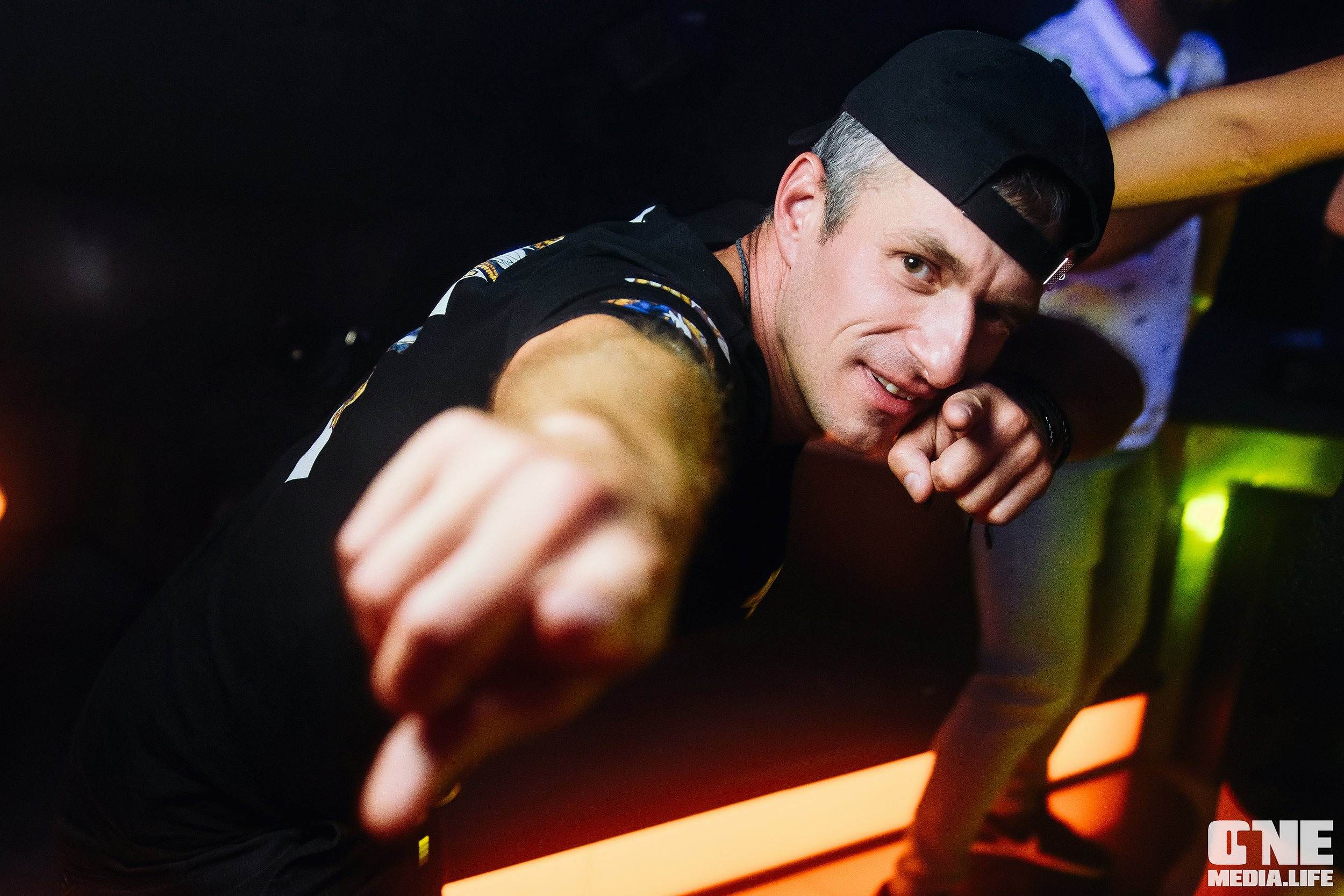 Фоторепортаж из Планеты. One Media Life: фоторепортажи, фотоотчеты с мероприятий и заведений