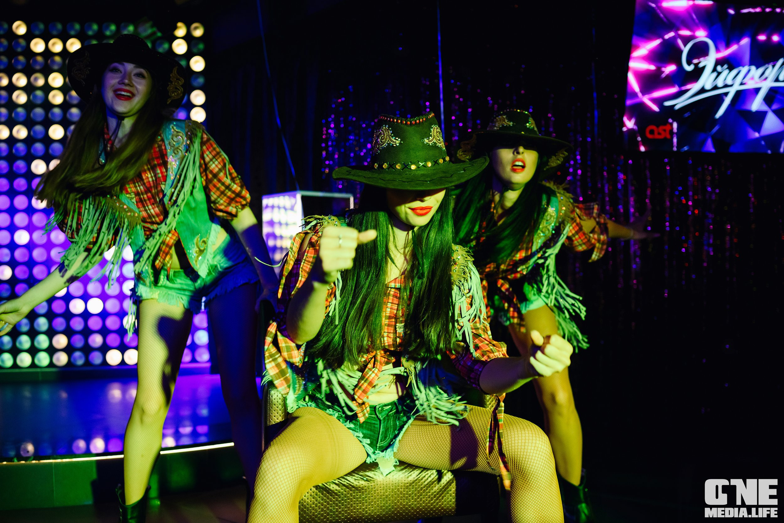 Фоторепортаж из караоке-клуба Эйфория. One Media Life: фоторепортажи, фотоотчеты с мероприятий и заведений