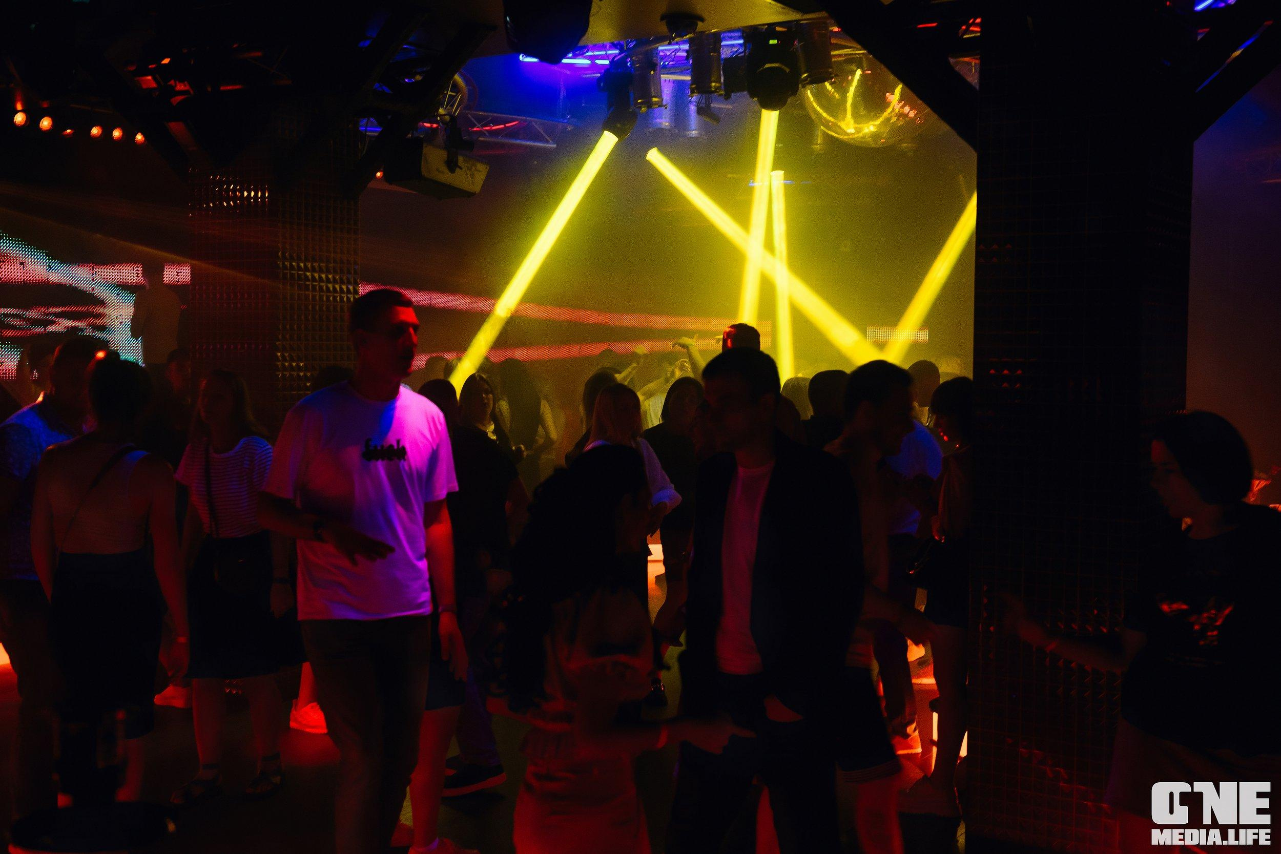 Фоторепортаж из Планеты. One Media Life: фоторепортажи, фотоотчеты с мероприятий и заведений