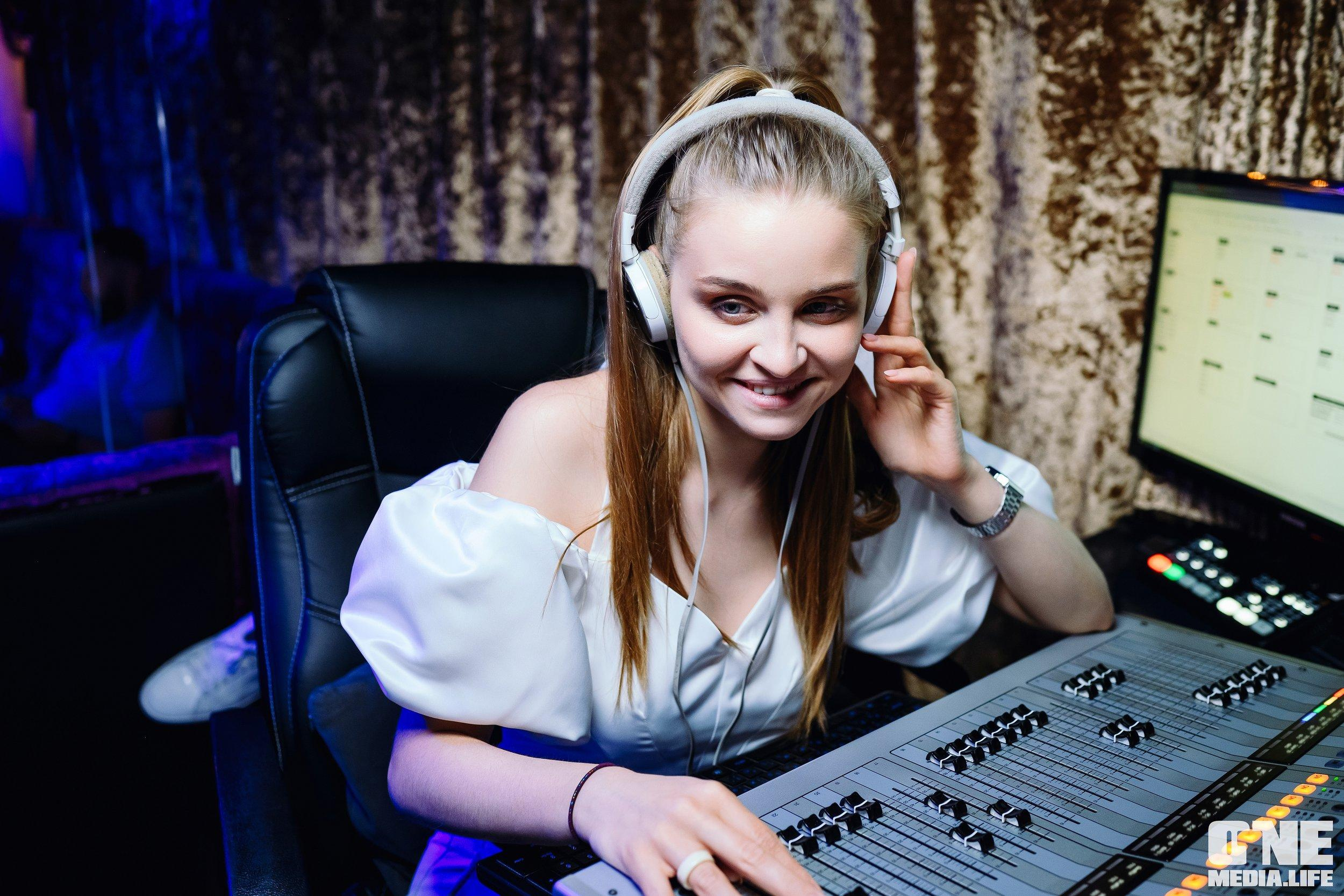 Фоторепортаж из караоке-клуба Эйфория. One Media Life: фоторепортажи, фотоотчеты с мероприятий и заведений