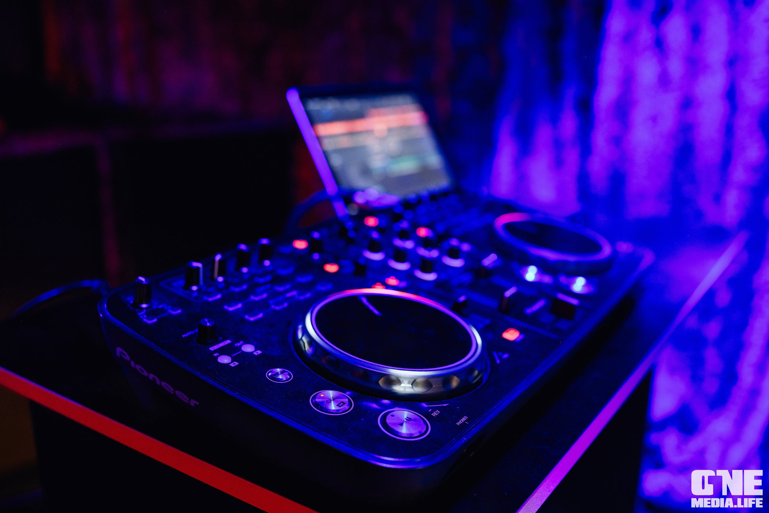 Фоторепортаж из караоке-клуба Эйфория. One Media Life: фоторепортажи, фотоотчеты с мероприятий и заведений