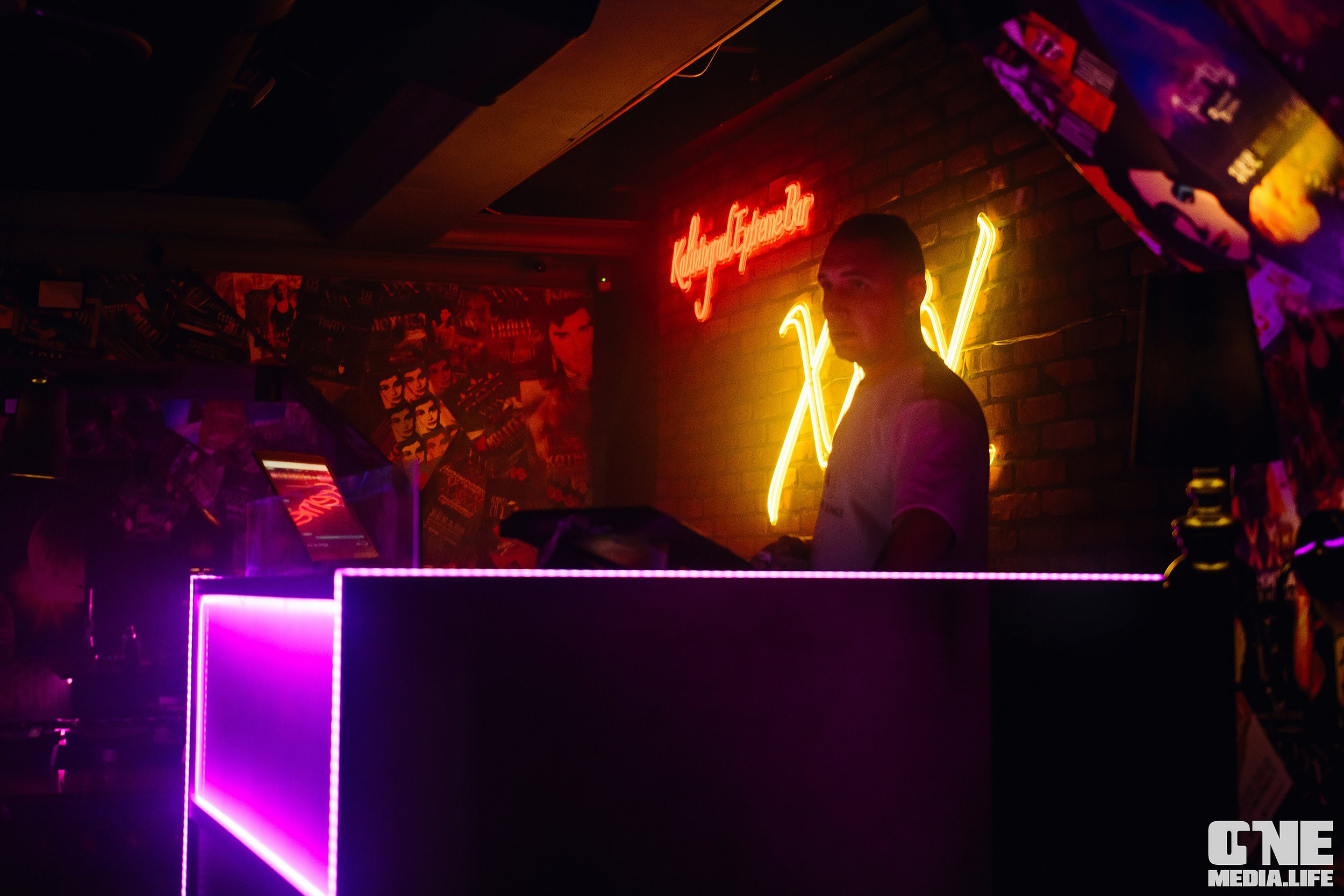Фоторепортаж из экстрим бара XXXX. One Media Life: фоторепортажи, фотоотчеты с мероприятий и заведений