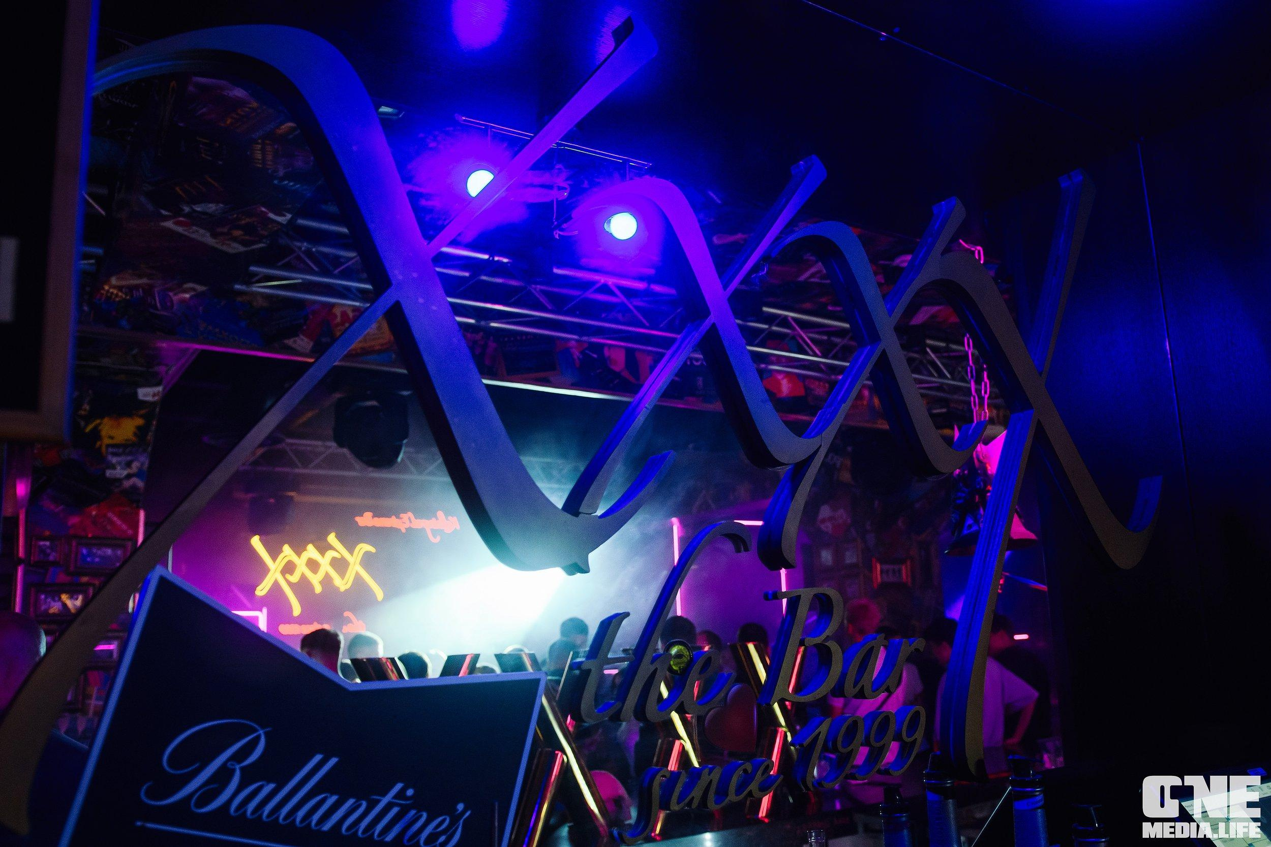 Фоторепортаж из экстрим бара XXXX. One Media Life: фоторепортажи, фотоотчеты с мероприятий и заведений
