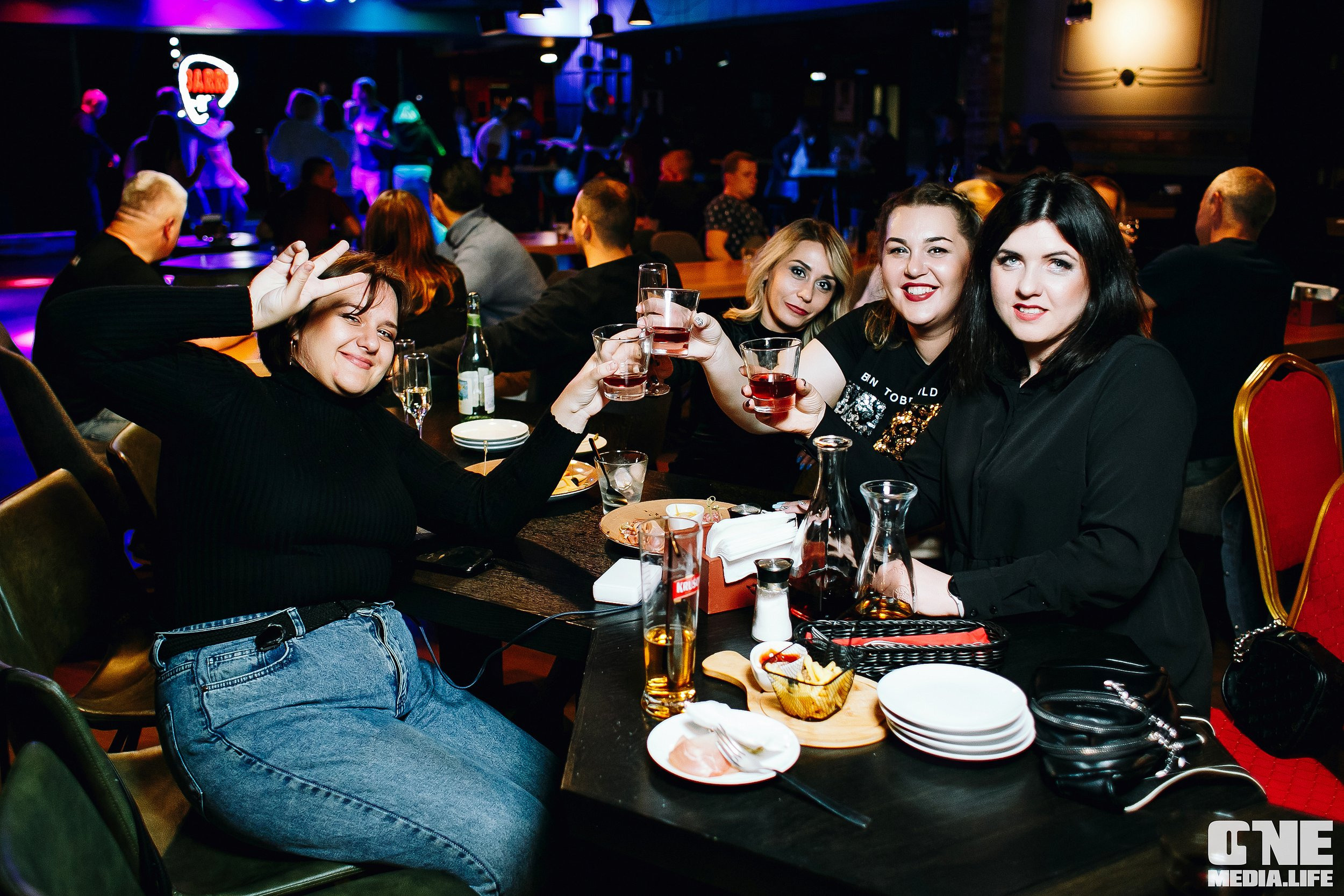 Фоторепортаж из бара Барре. One Media Life: фоторепортажи, фотоотчеты с мероприятий и заведений