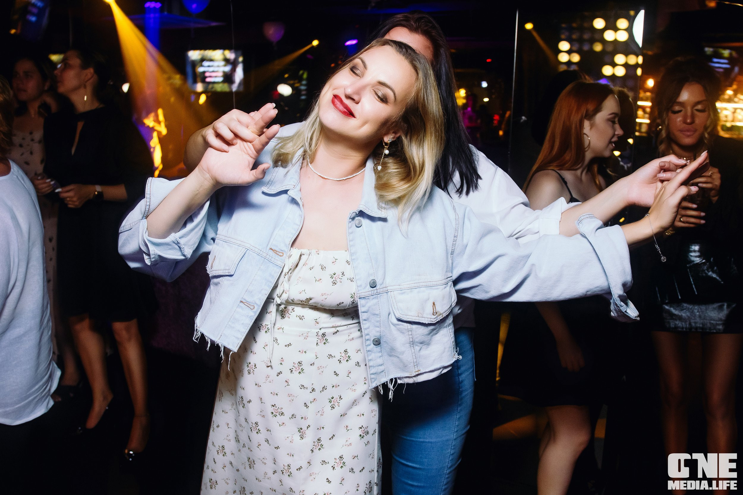 Фоторепортаж из караоке-клуба Эйфория. One Media Life: фоторепортажи, фотоотчеты с мероприятий и заведений