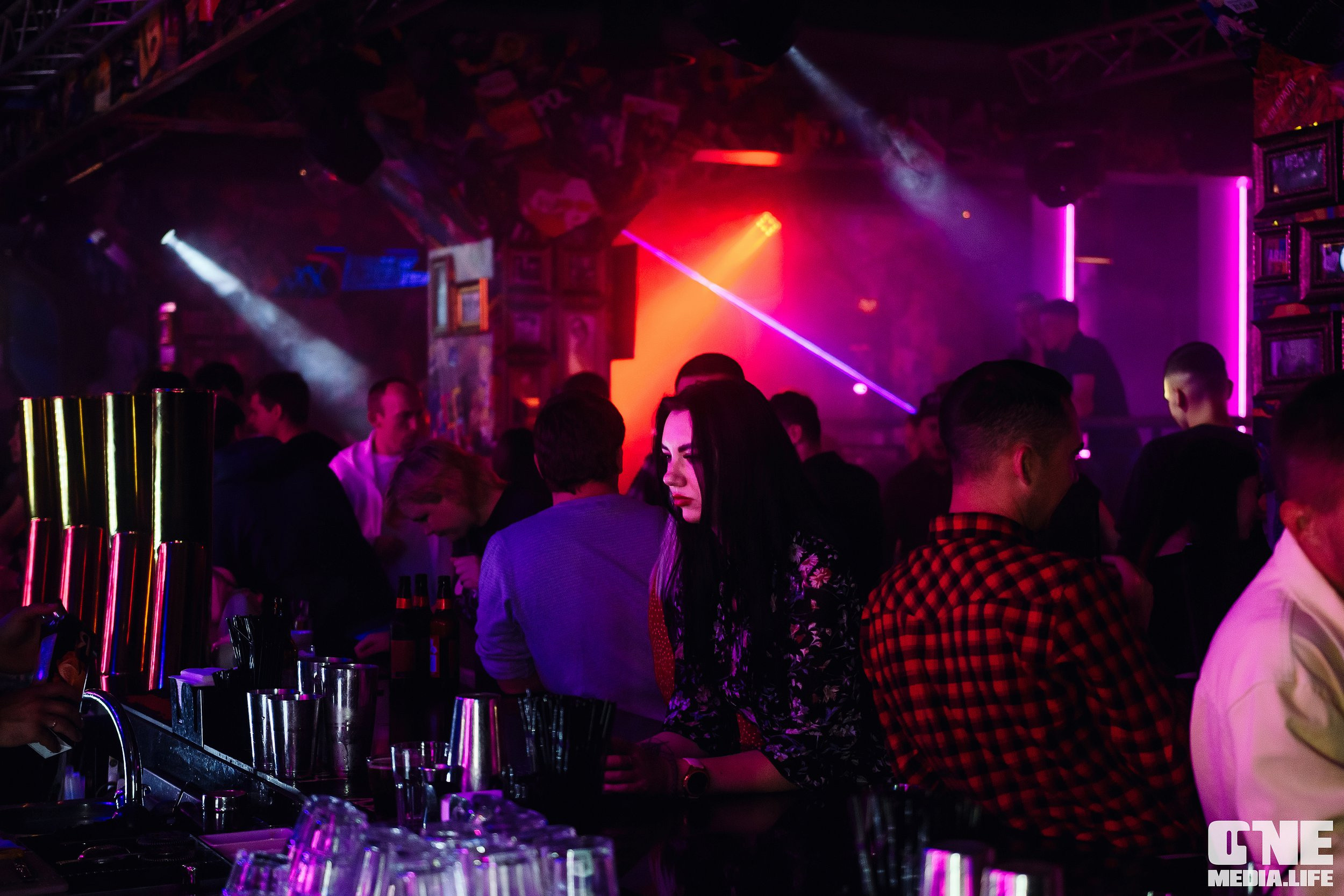 Фоторепортаж из экстрим бара XXXX. One Media Life: фоторепортажи, фотоотчеты с мероприятий и заведений