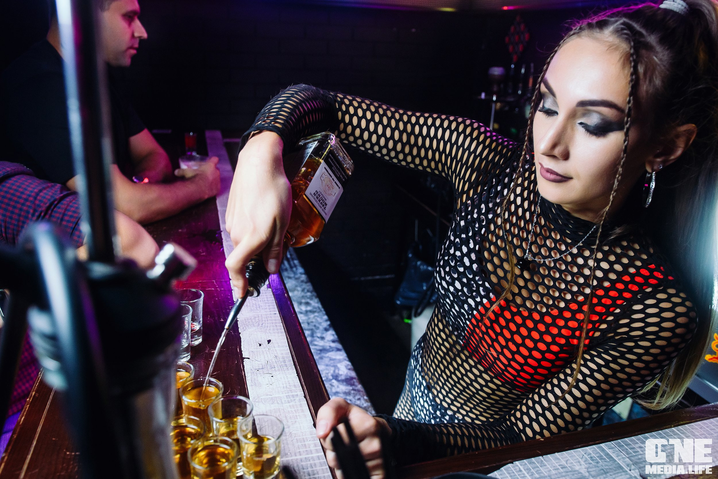 Фоторепортаж из экстрим бара XXXX. One Media Life: фоторепортажи, фотоотчеты с мероприятий и заведений