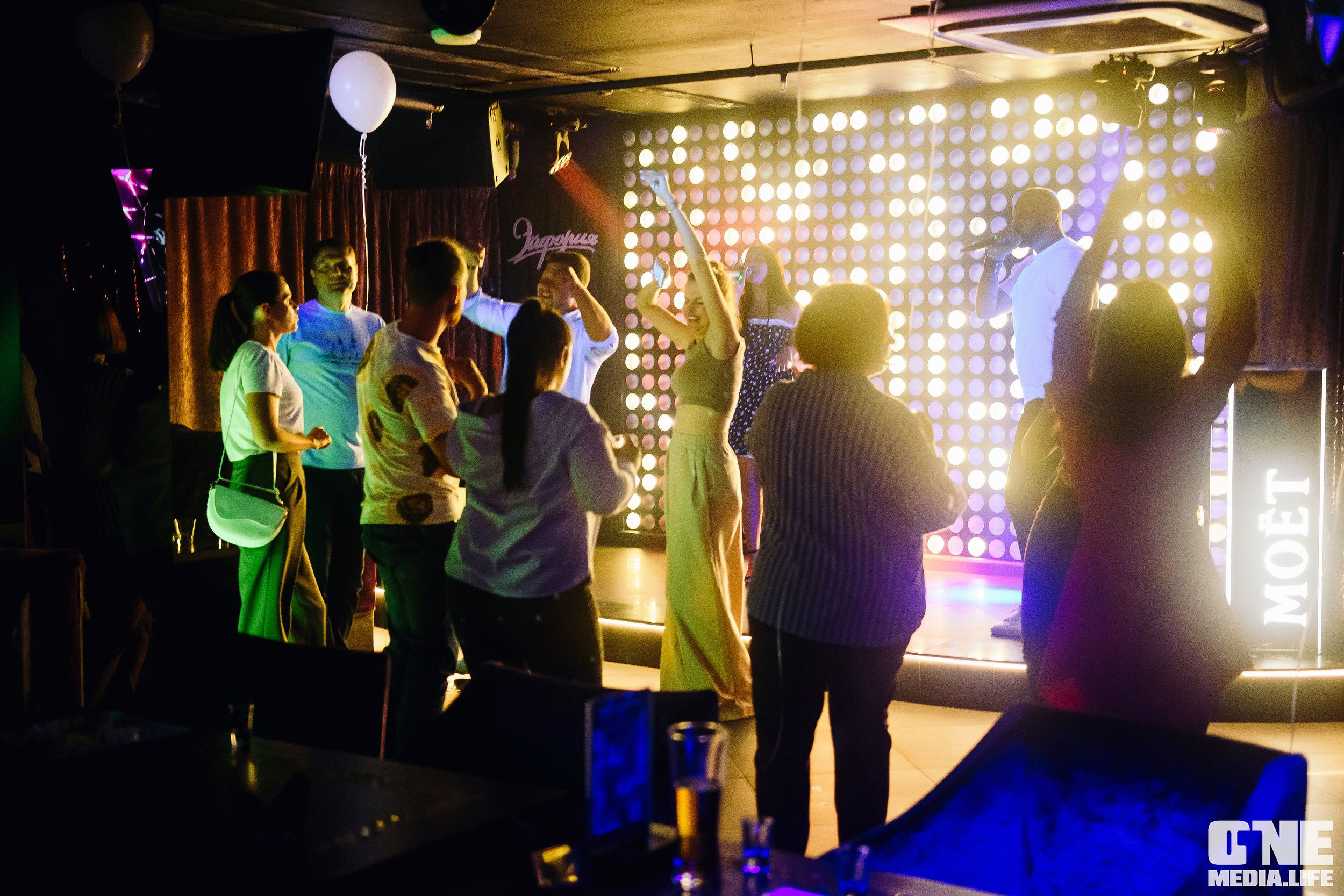 Фоторепортаж из караоке-клуба Эйфория. One Media Life: фоторепортажи, фотоотчеты с мероприятий и заведений