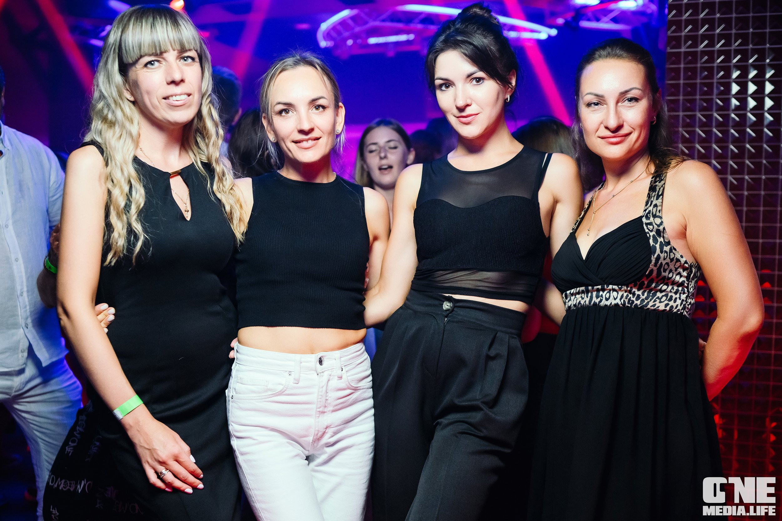 Фоторепортаж из Планеты. One Media Life: фоторепортажи, фотоотчеты с мероприятий и заведений