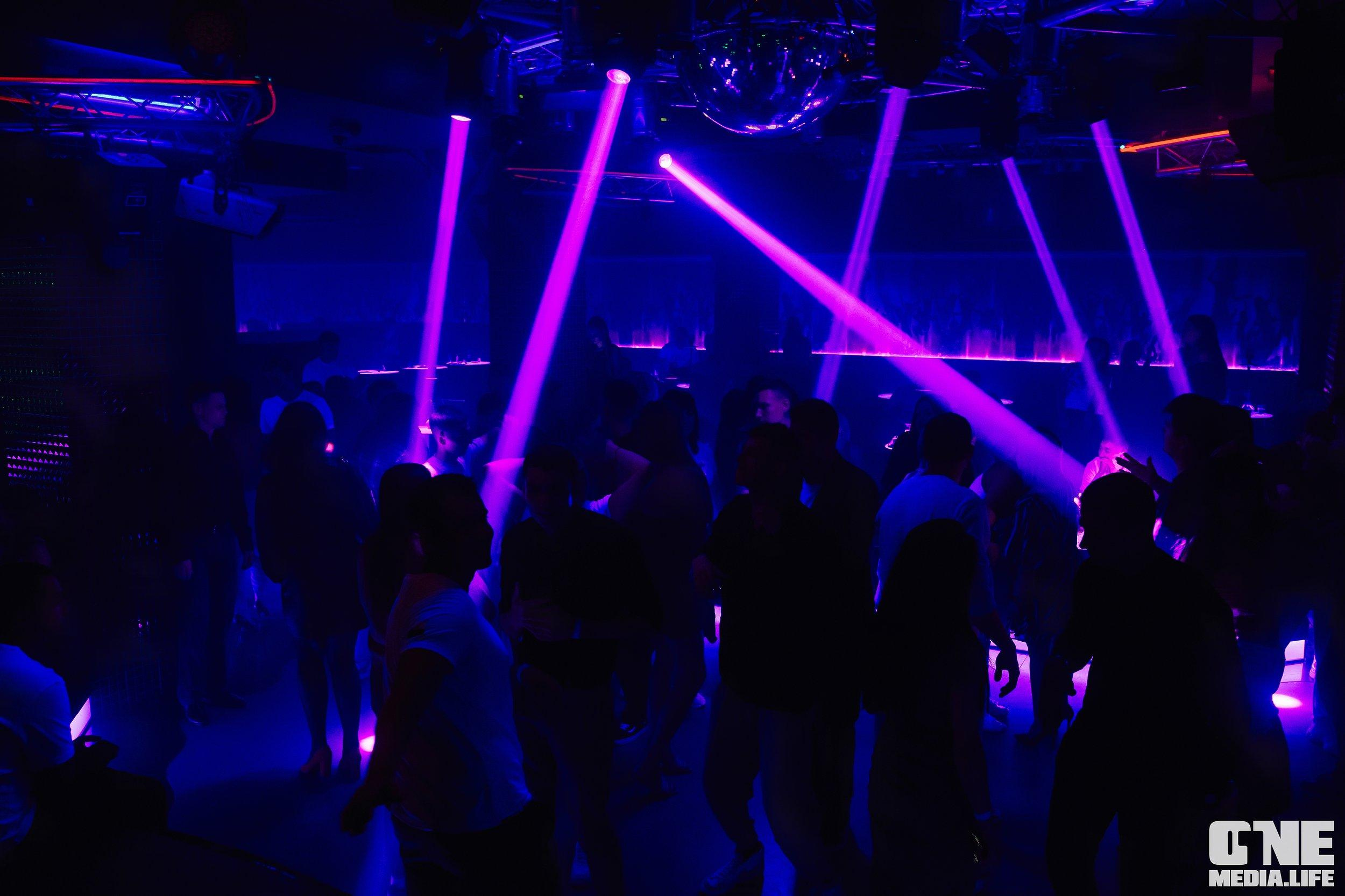 Фоторепортаж из Планеты. One Media Life: фоторепортажи, фотоотчеты с мероприятий и заведений