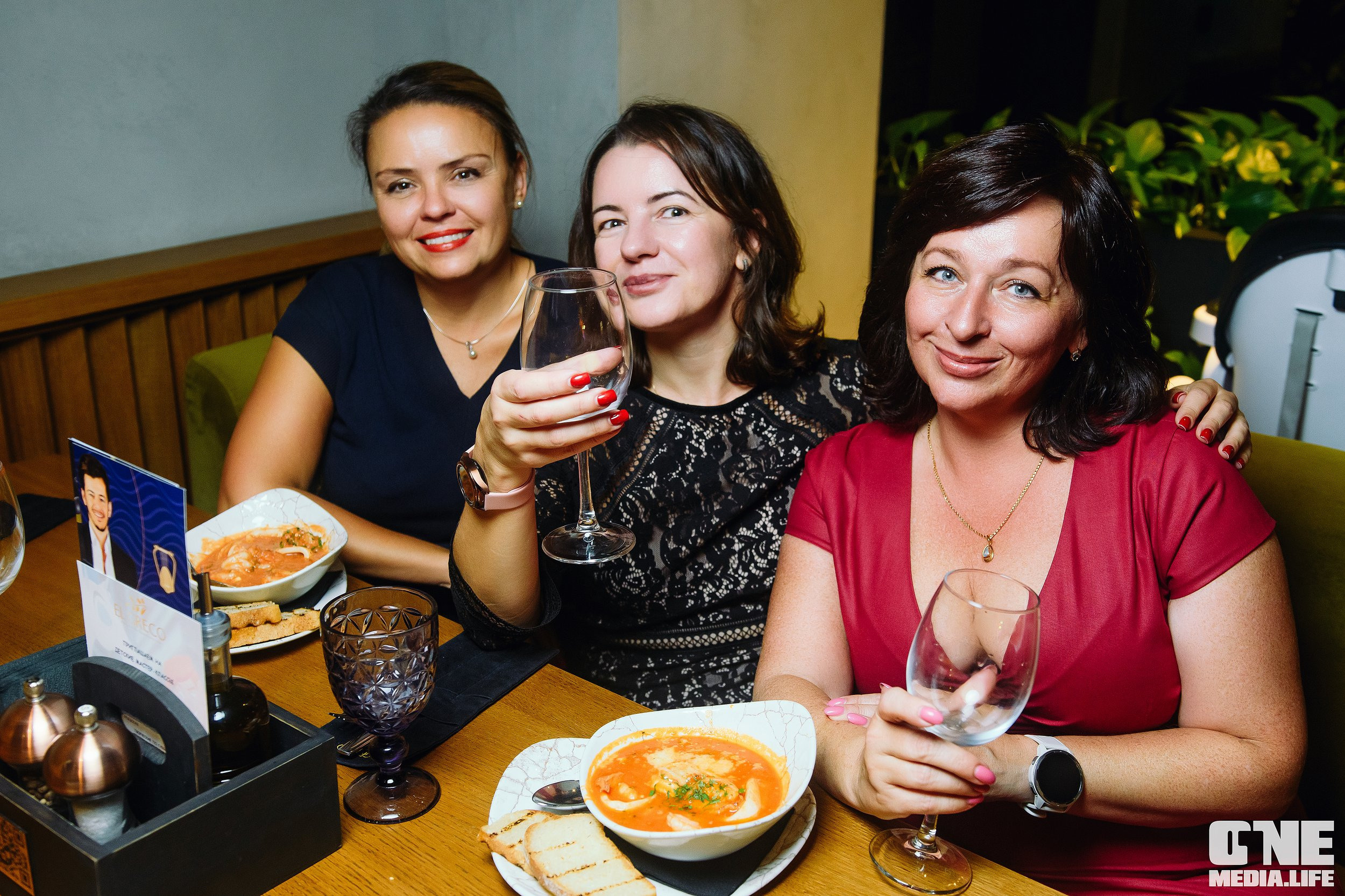 Большая греческая вечеринка в El Greco. One Media Life: фоторепортажи, фотоотчеты с мероприятий и заведений